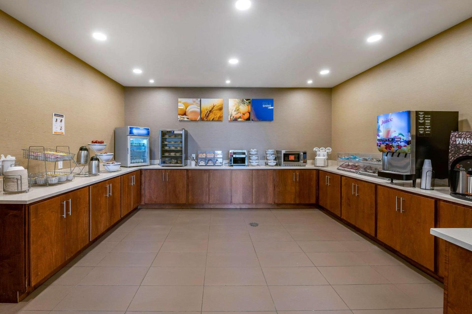 Comfort Suites Columbus Airport photo 30
