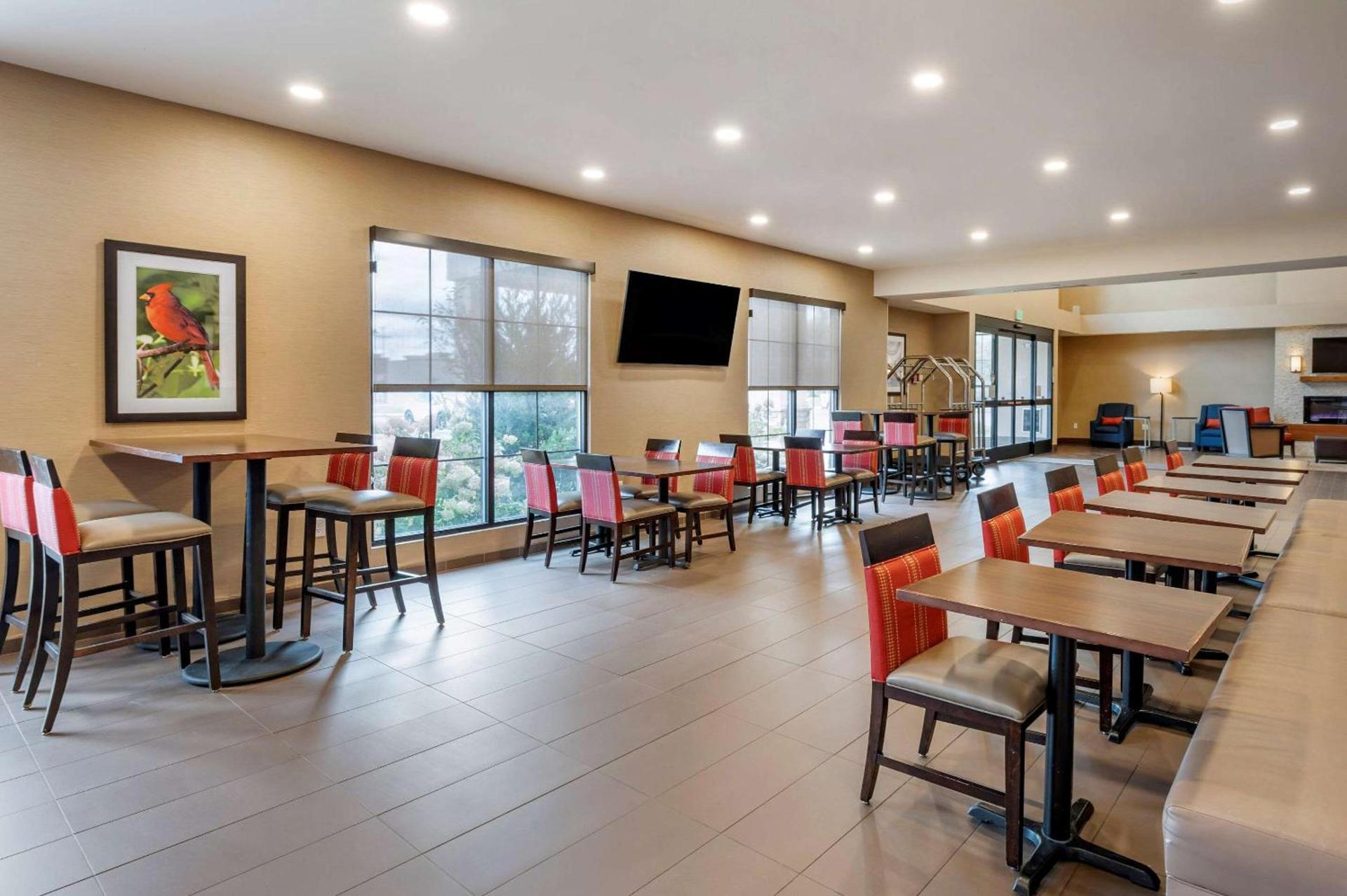 Comfort Suites Columbus Airport photo 31