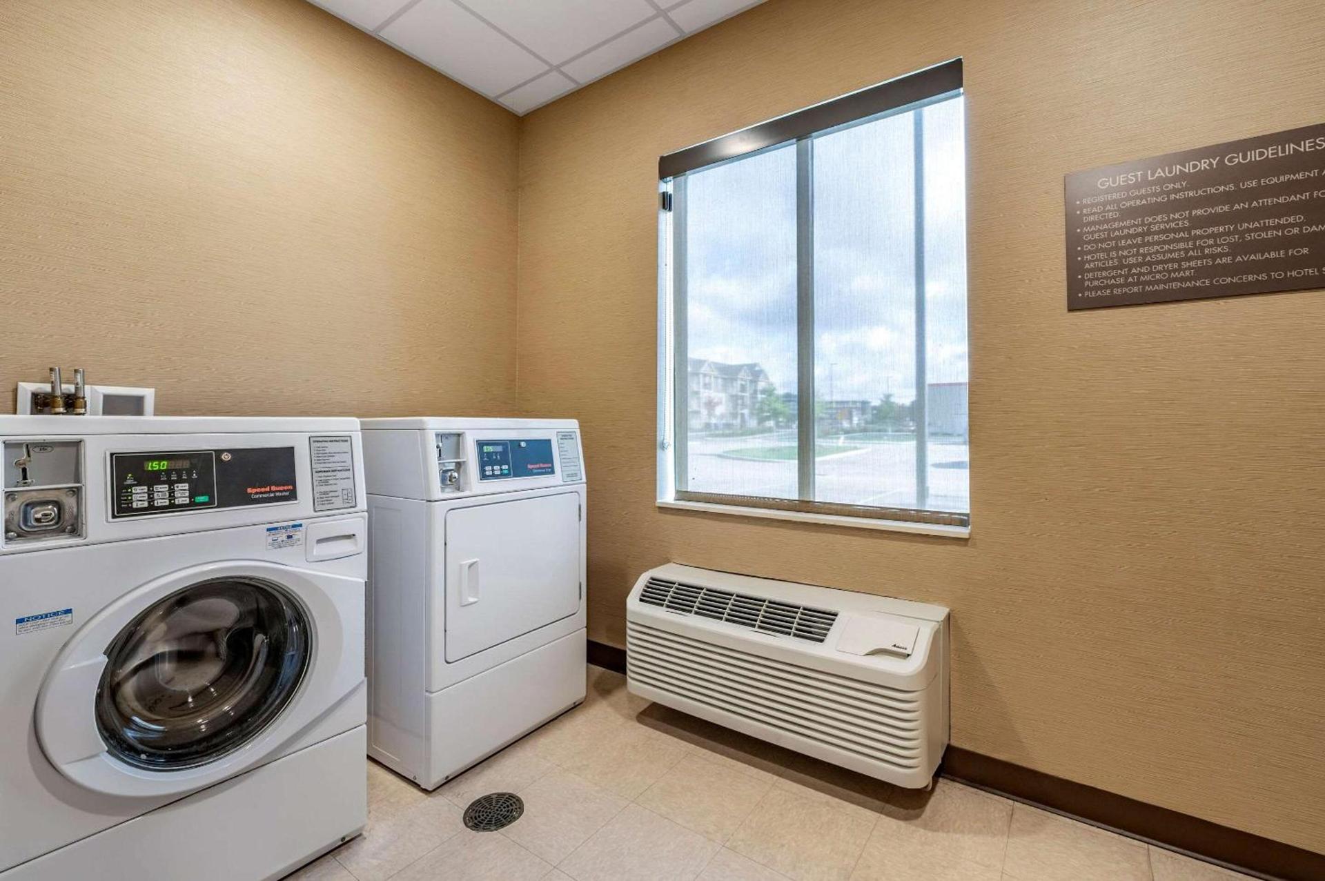 Comfort Suites Columbus Airport photo 32