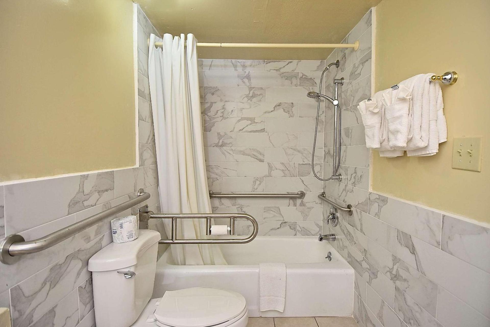 SureStay Hotel by Best Western Sarasota Lido Beach photo 23