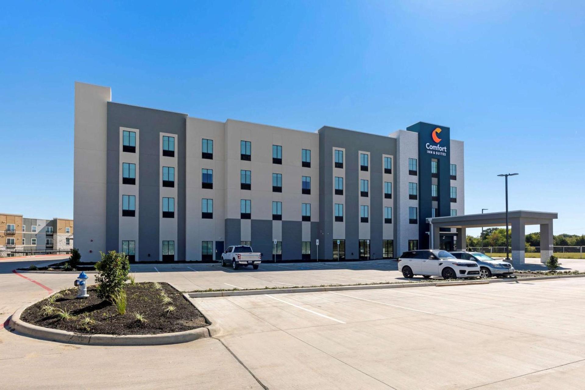 Comfort Inn & Suites Balch Springs - SE Dallas photo 2