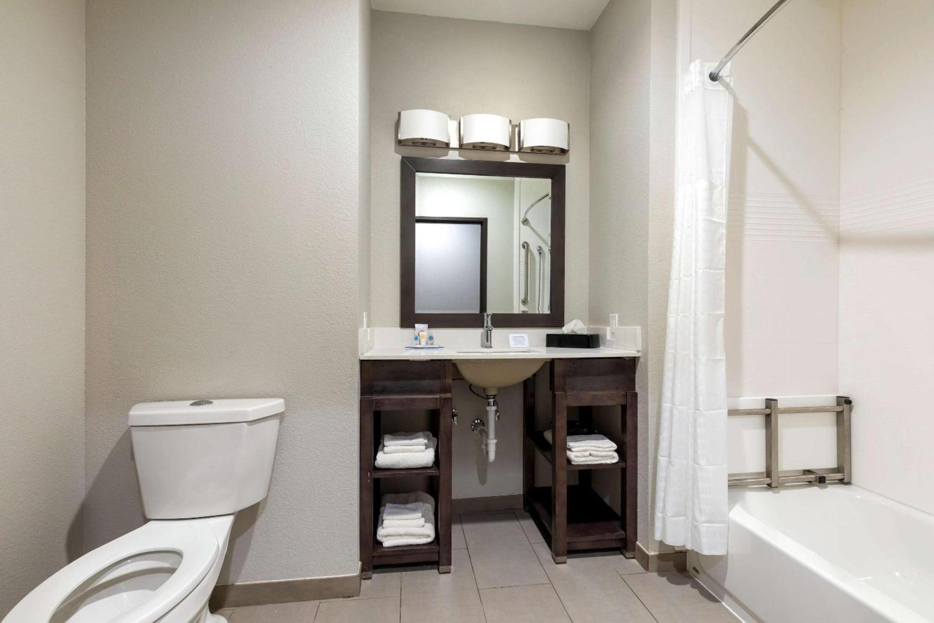 Comfort Inn & Suites Balch Springs - SE Dallas photo 16