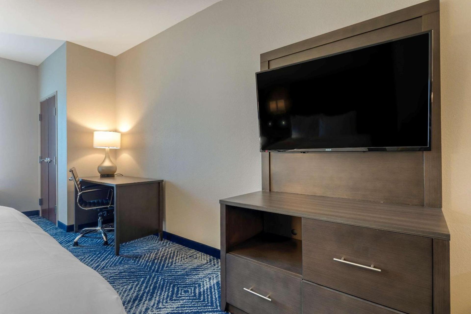 Comfort Inn & Suites Balch Springs - SE Dallas photo 19