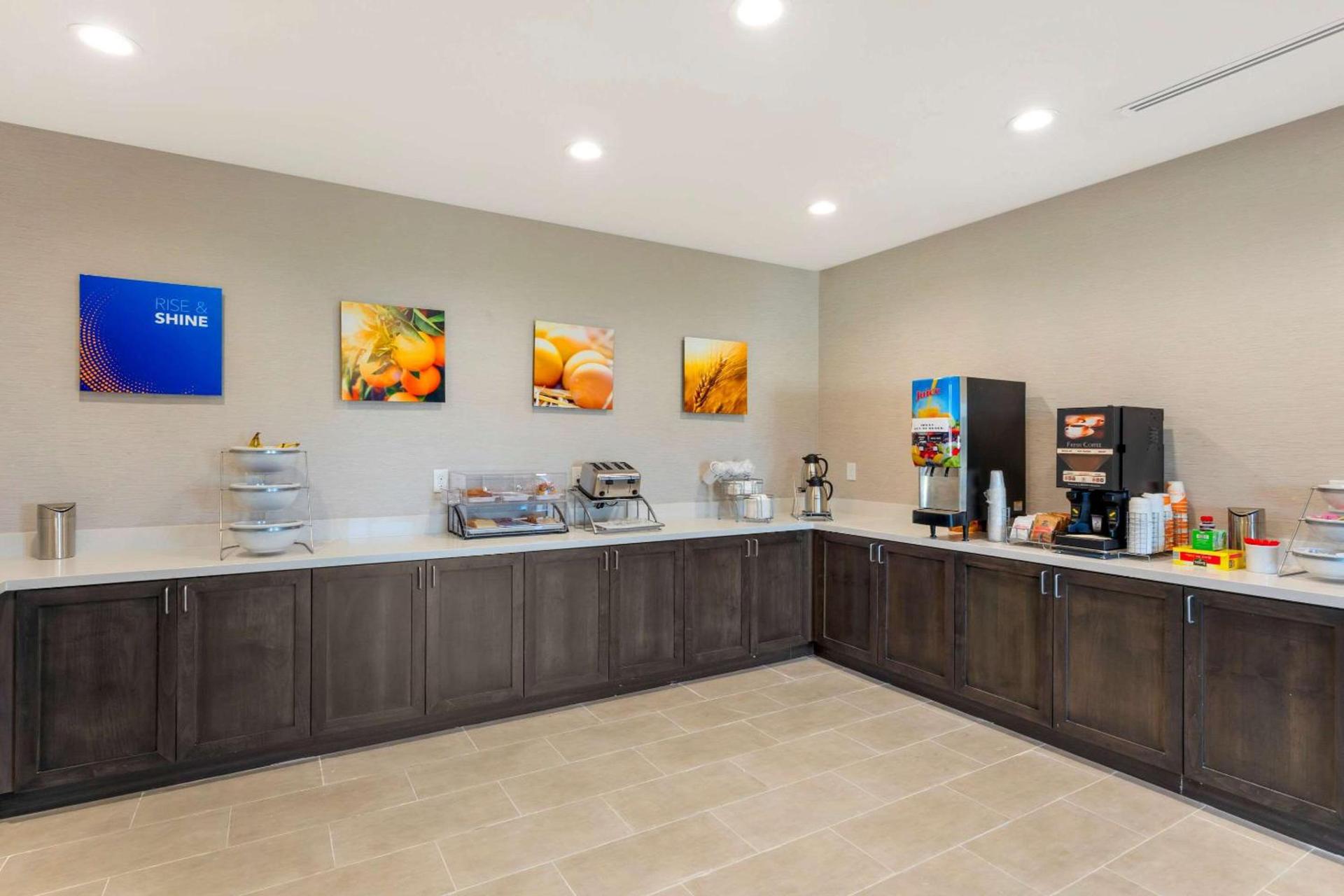 Comfort Inn & Suites Balch Springs - SE Dallas photo 28