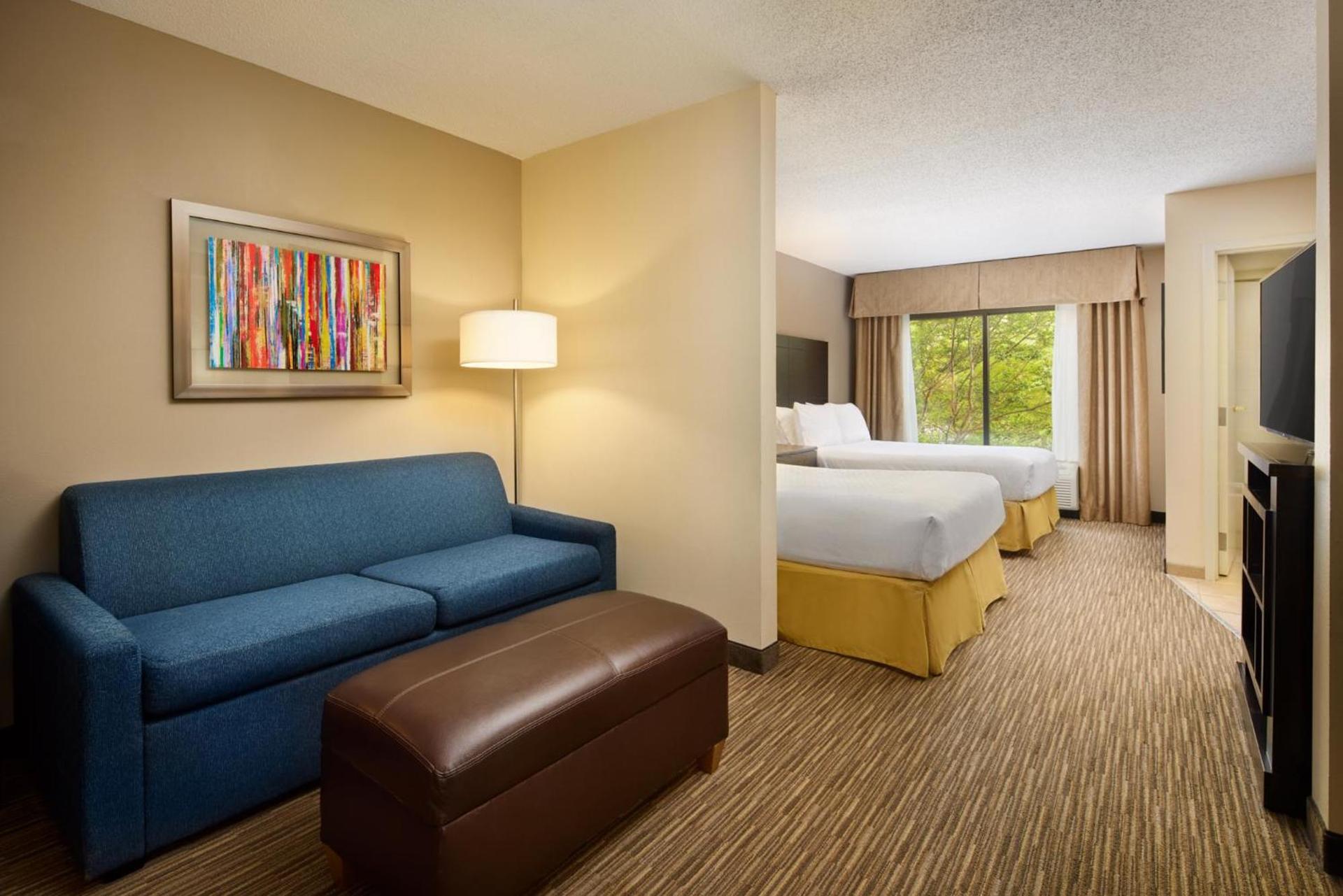 Holiday Inn Express & Suites Alpharetta by IHG photo 5