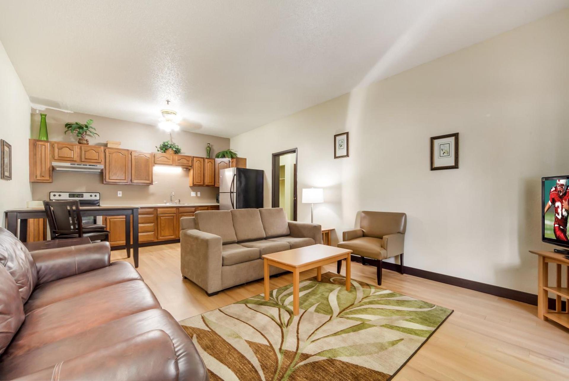 Red Roof Inn & Suites Omaha - Council Bluffs photo 47