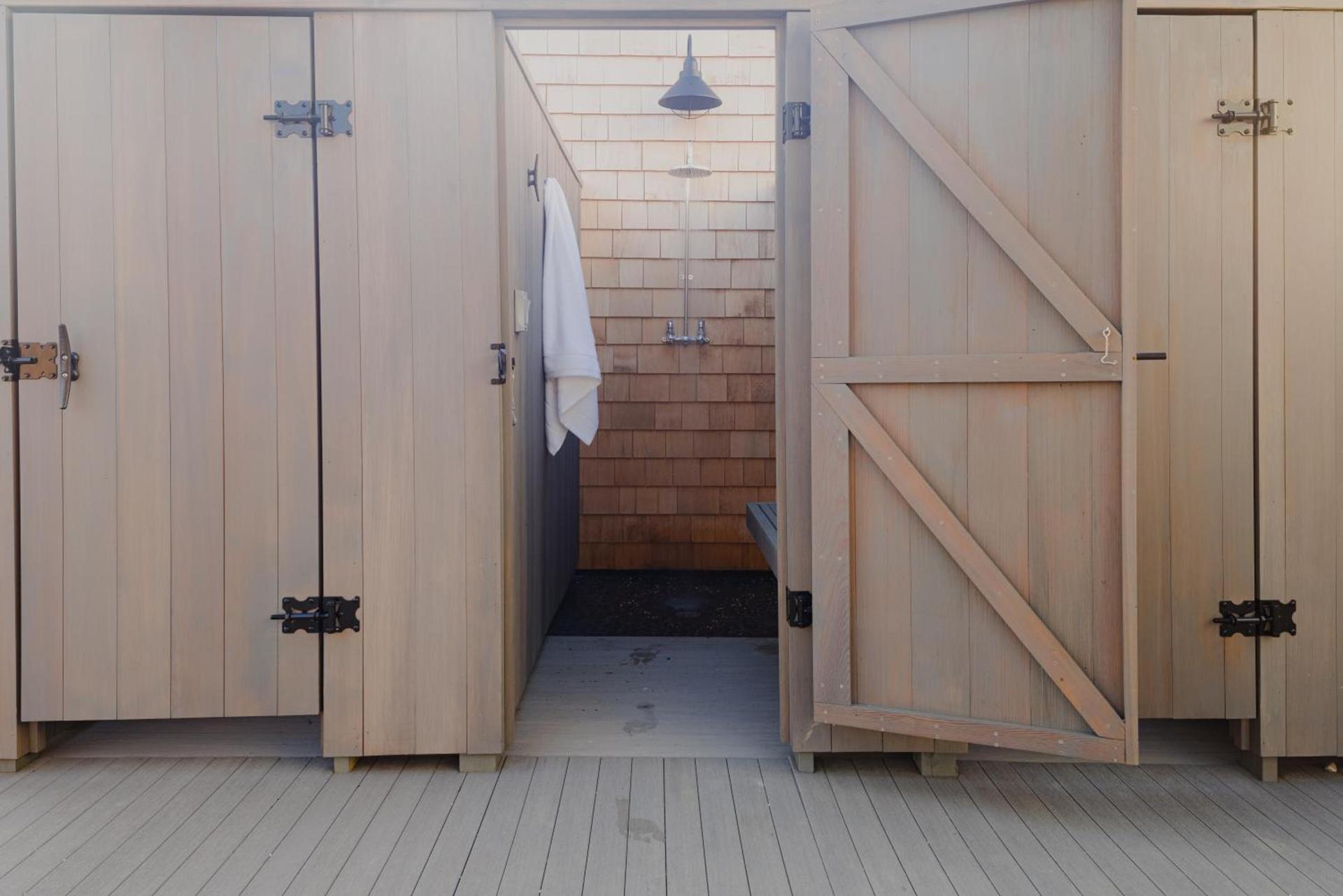 The Shoals Suites & Slips photo 9
