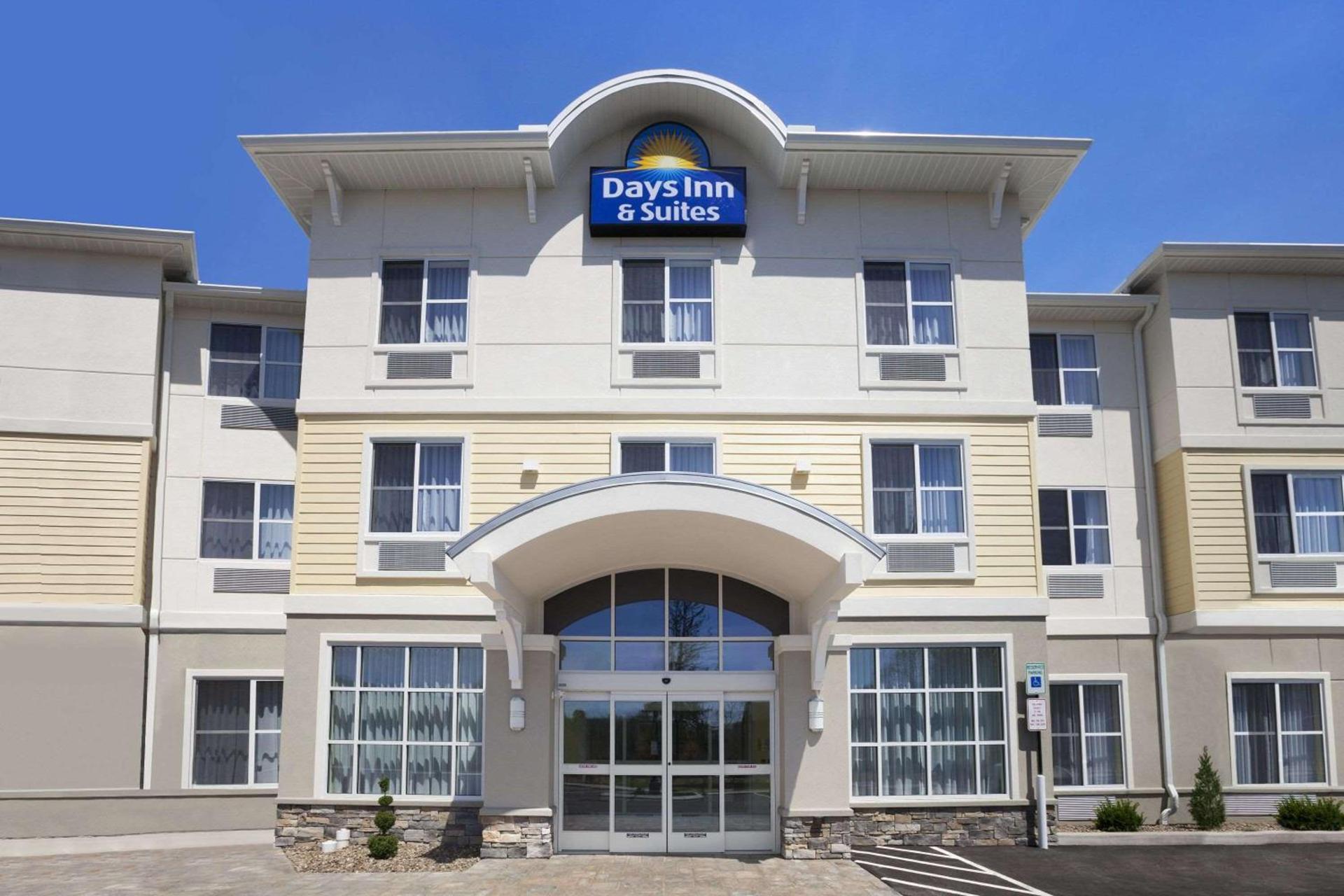 Sleep Inn & Suites Altoona North photo 2
