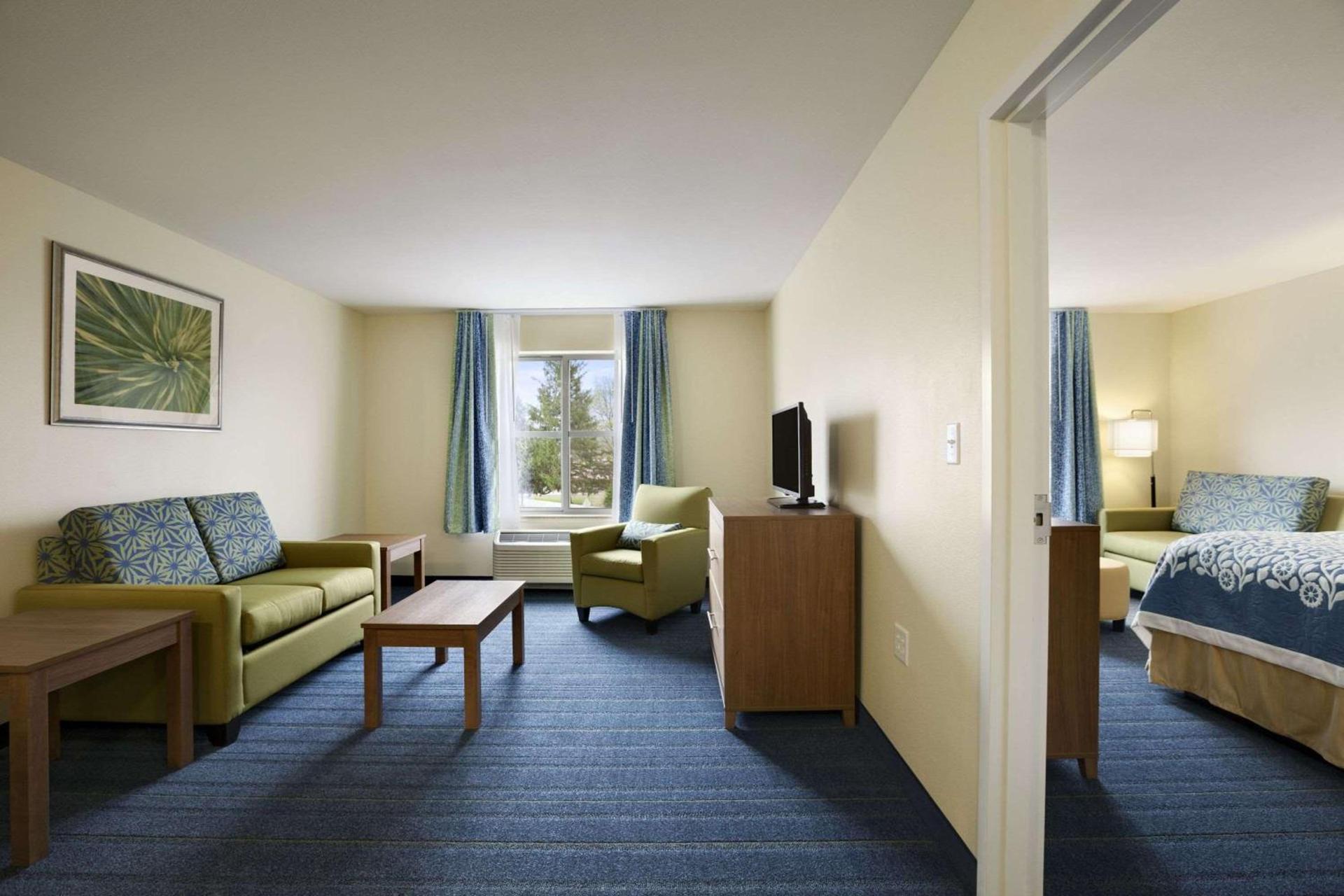 Sleep Inn & Suites Altoona North photo 29