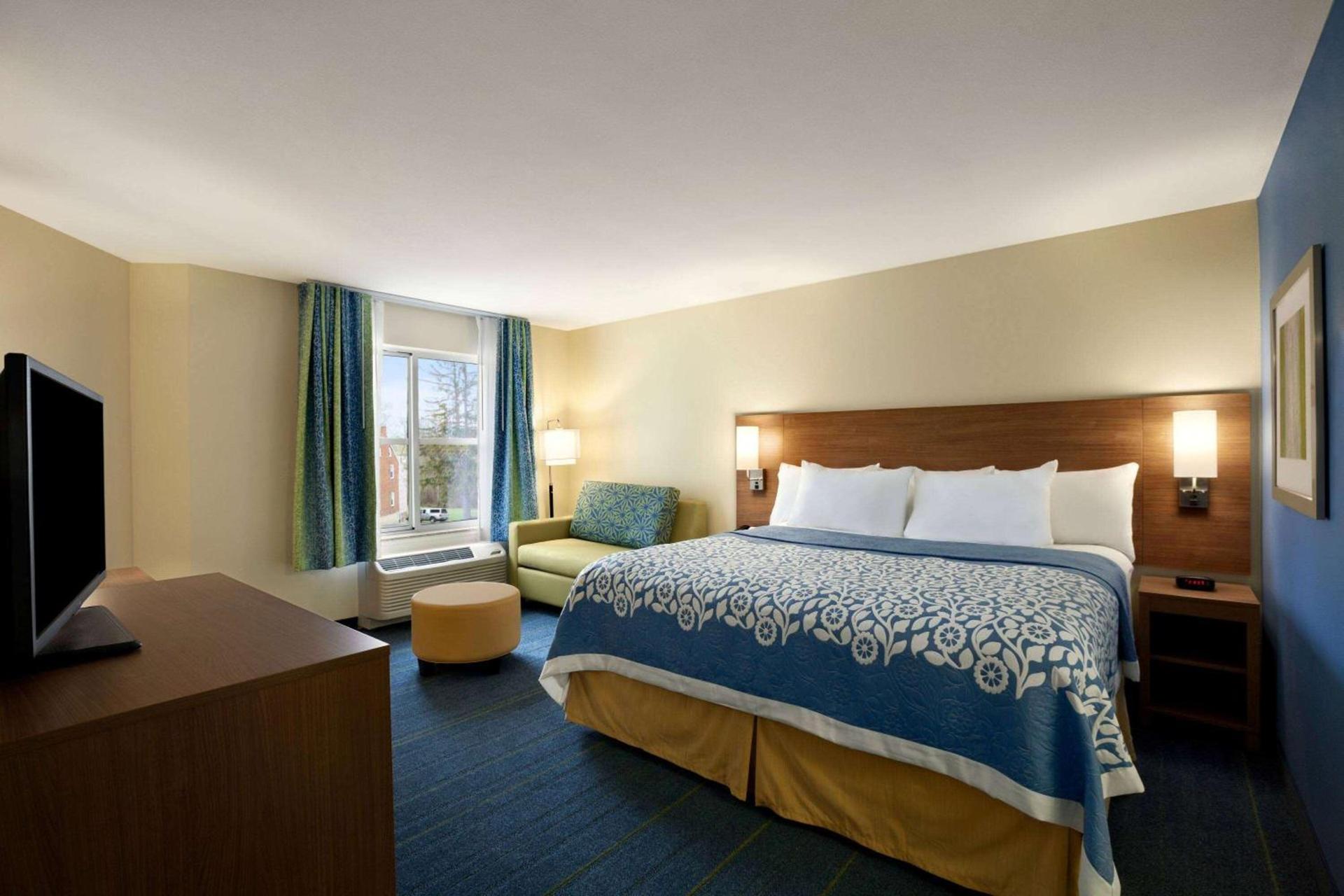 Sleep Inn & Suites Altoona North photo 30