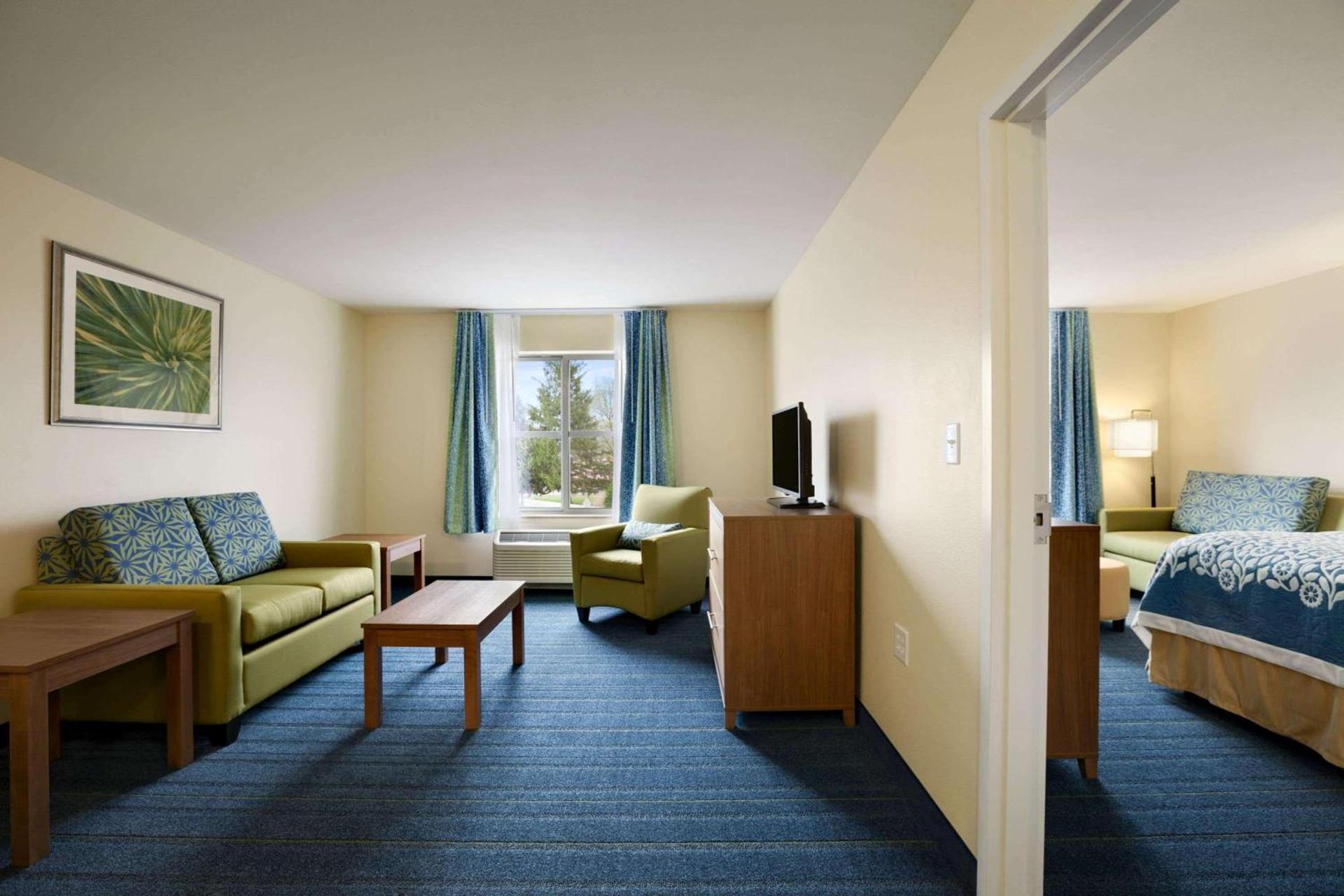 Sleep Inn & Suites Altoona North photo 32