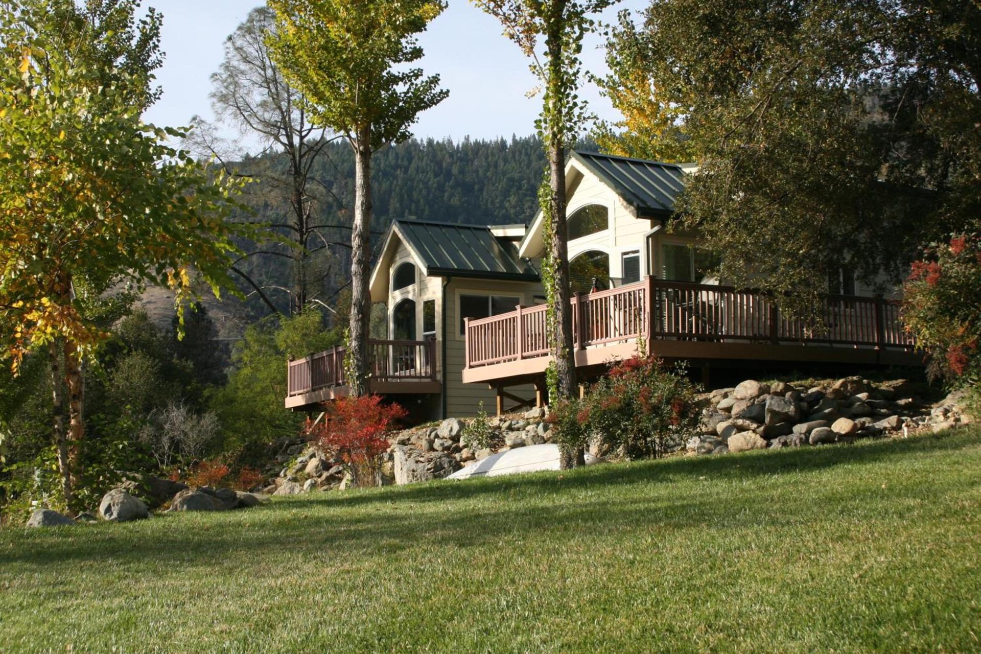 Strawhouse Resorts photo 1