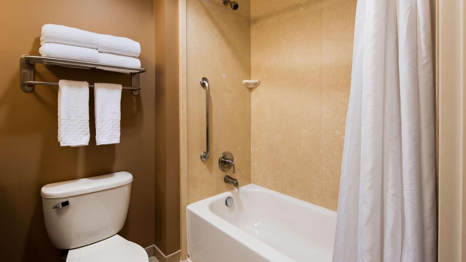 Best Western Plus College Park Hotel photo 13