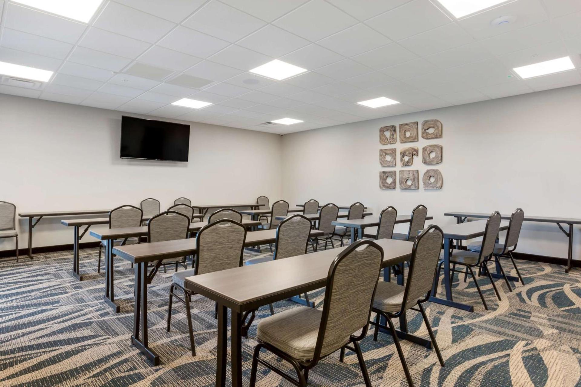 Best Western Plus Executive Residency Phoenix North Happy Valley photo 17