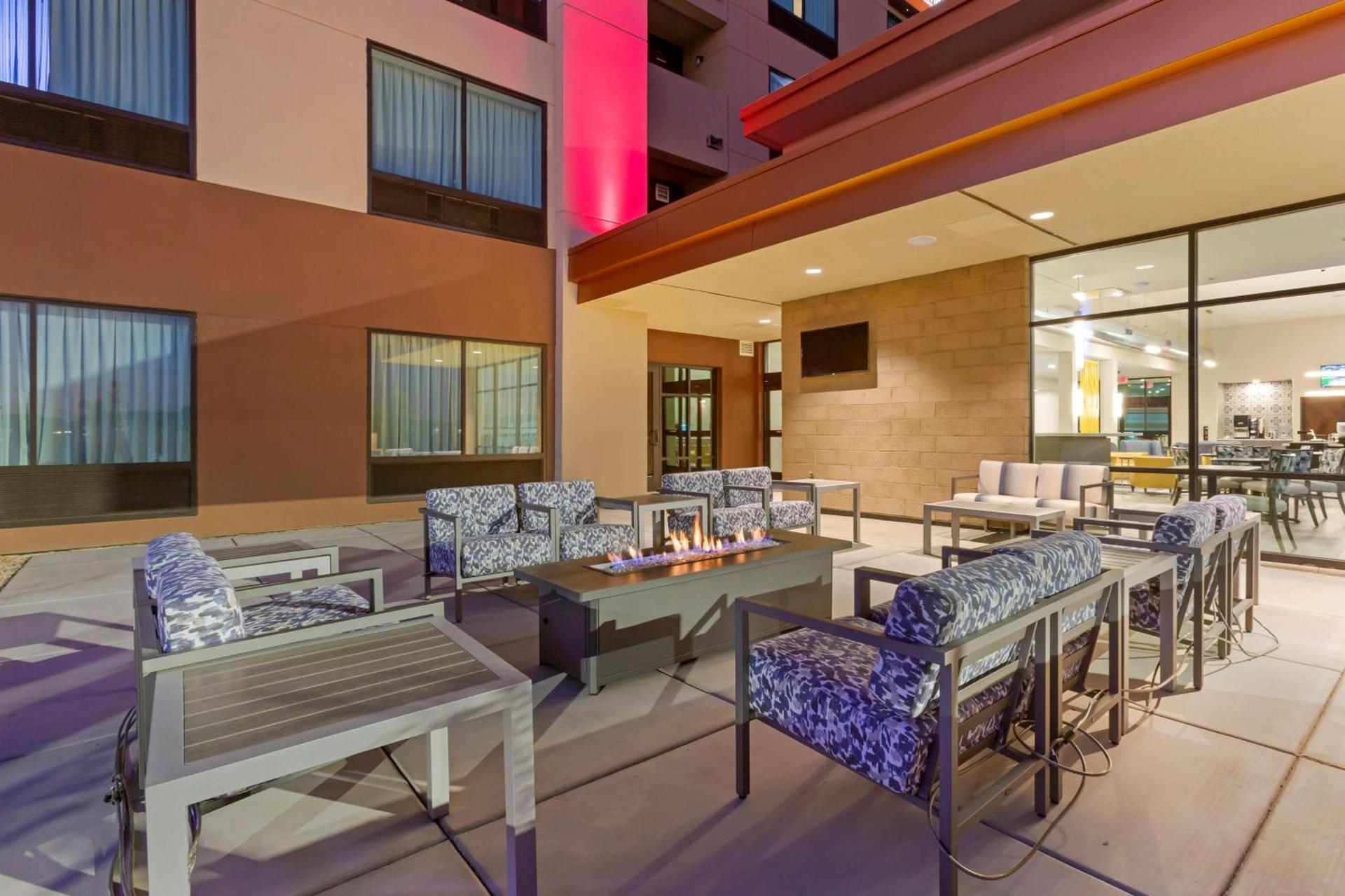 Best Western Plus Executive Residency Phoenix North Happy Valley photo 45