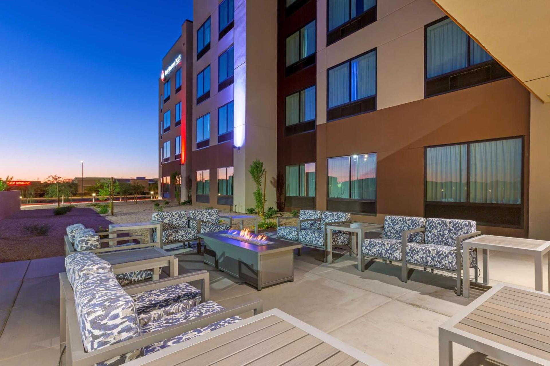 Best Western Plus Executive Residency Phoenix North Happy Valley photo 47
