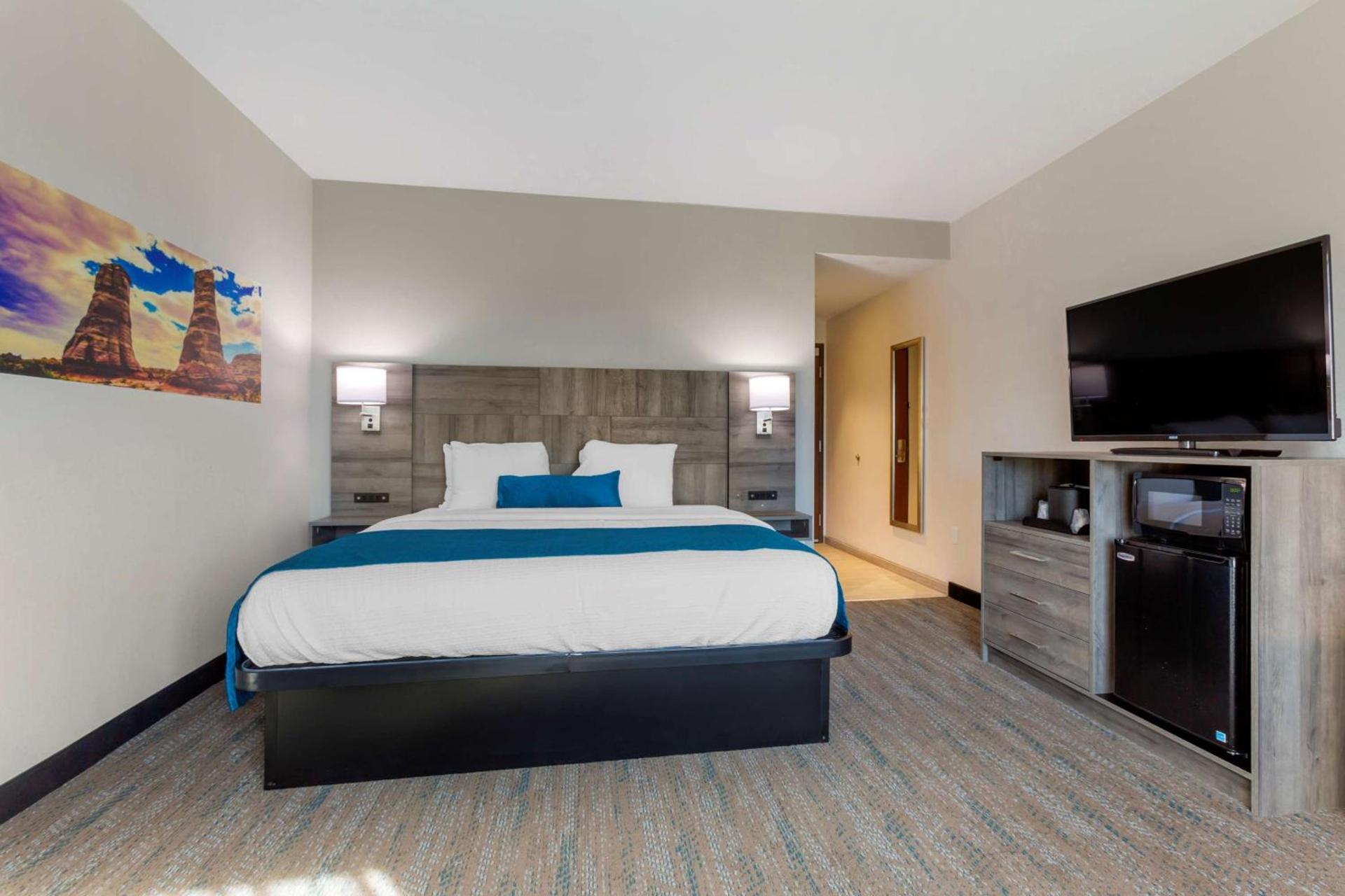 Best Western Plus Executive Residency Phoenix North Happy Valley photo 23