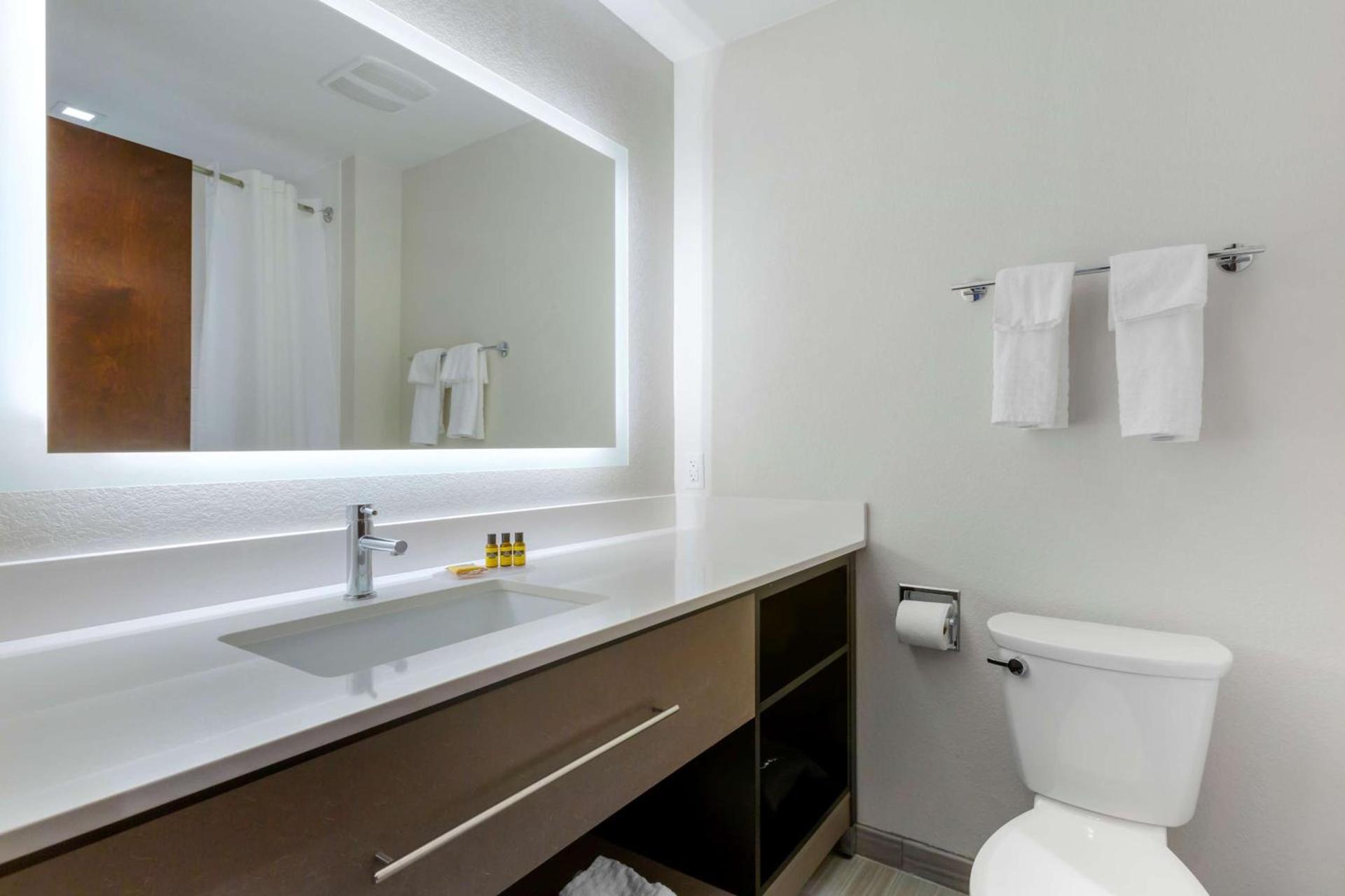 Best Western Plus Executive Residency Phoenix North Happy Valley photo 33