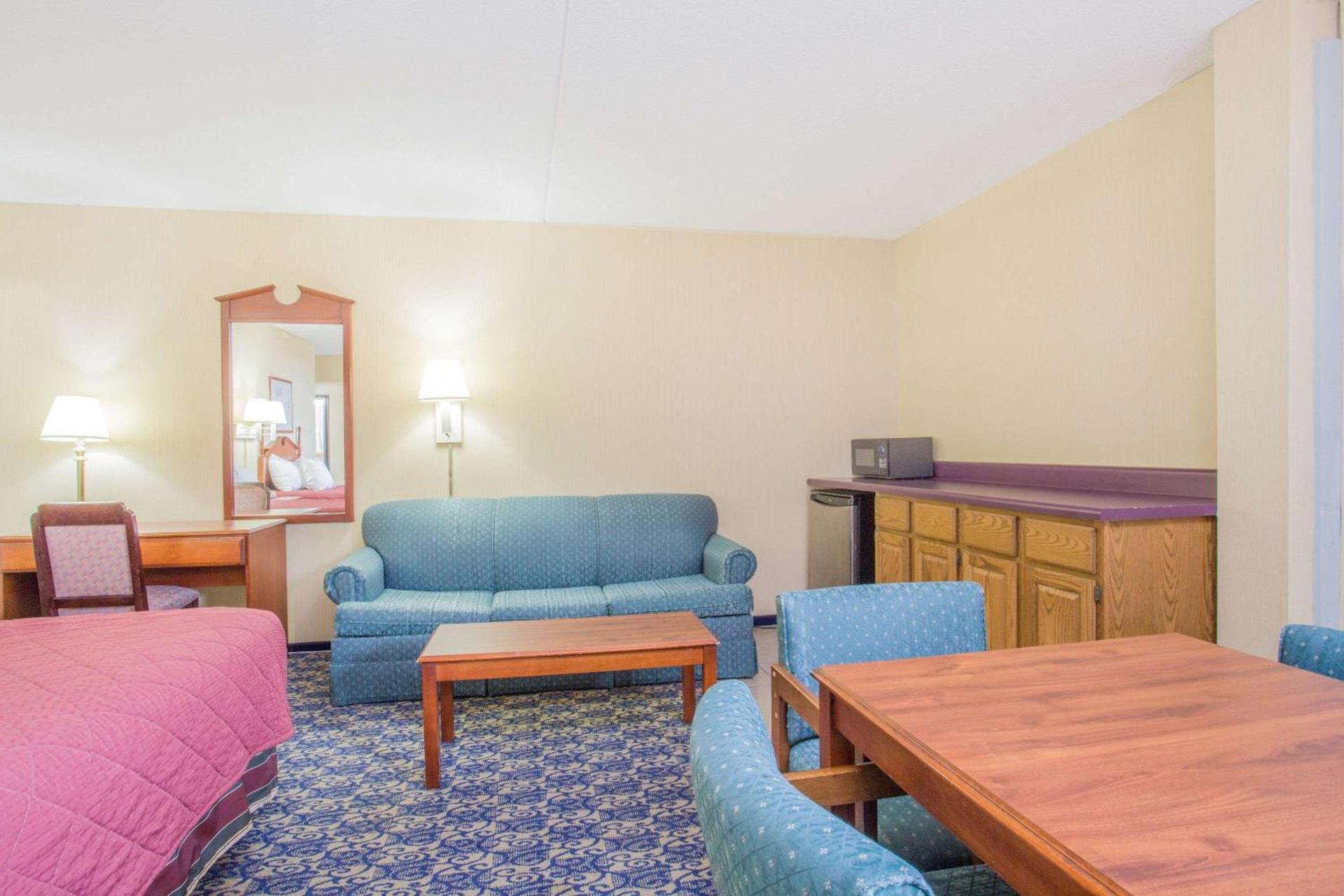Ramada by Wyndham Angola/Fremont Area photo 6
