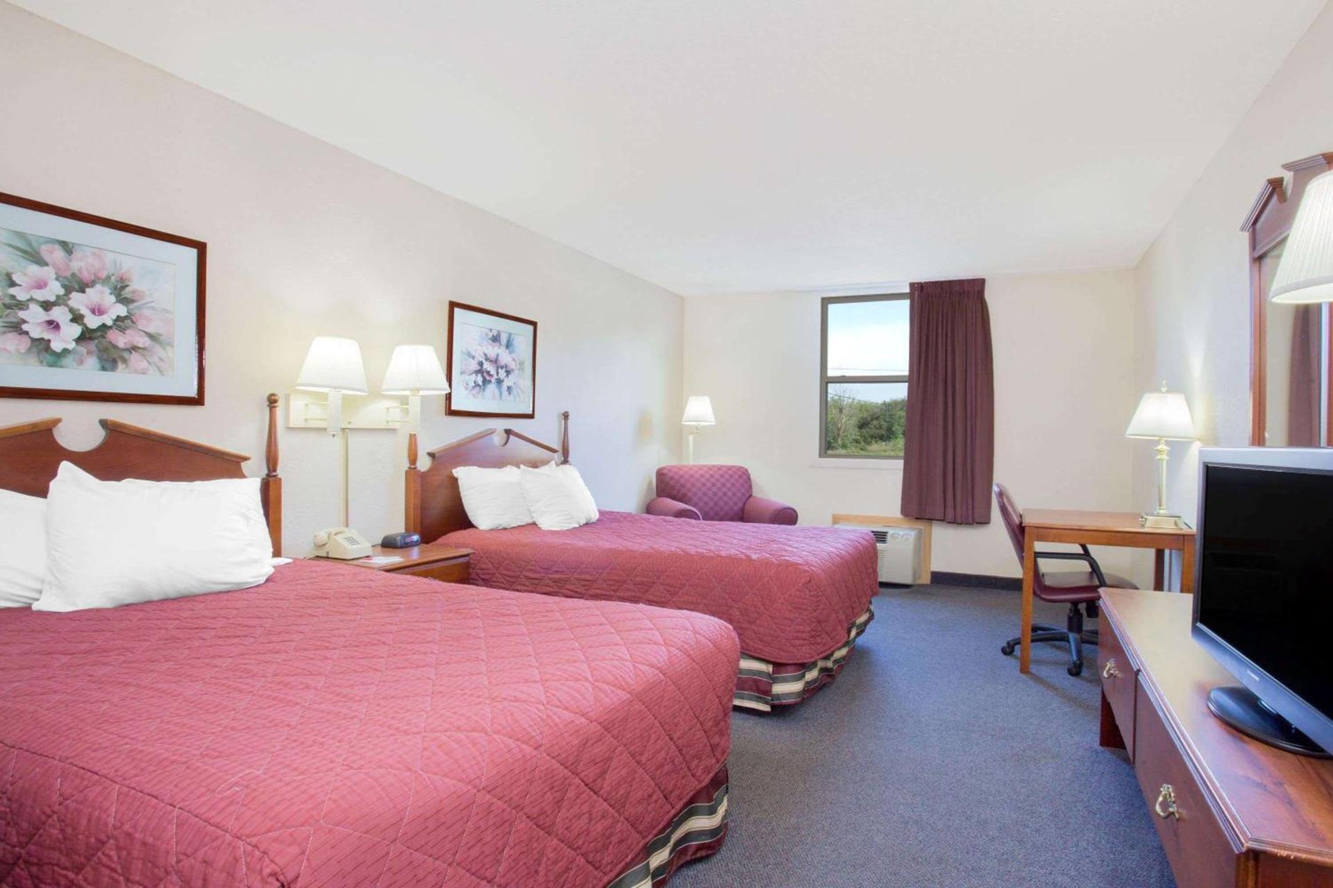 Ramada by Wyndham Angola/Fremont Area photo 8