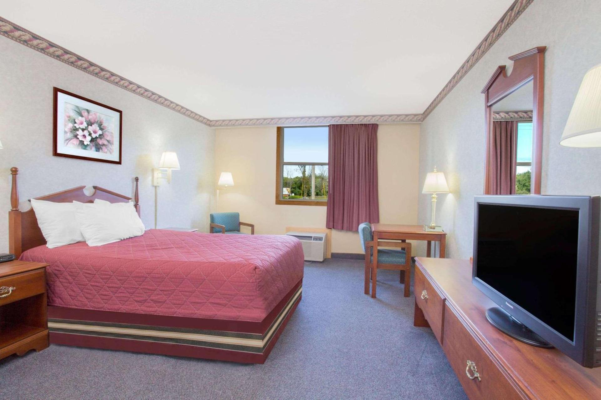Ramada by Wyndham Angola/Fremont Area photo 11