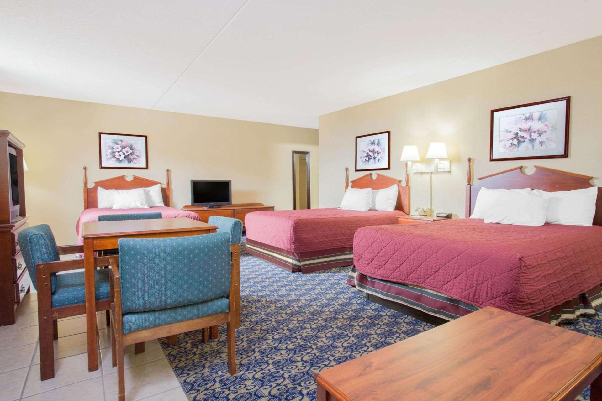 Ramada by Wyndham Angola/Fremont Area photo 12