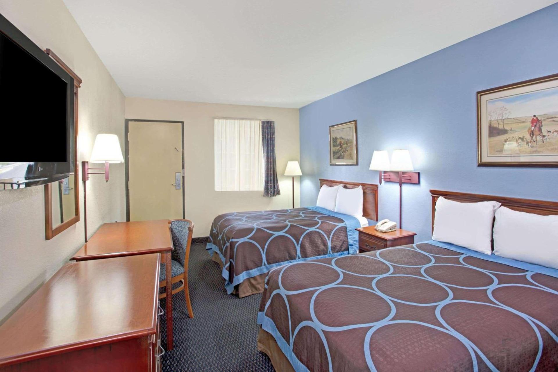 Super 8 by Wyndham Suwanee photo 9