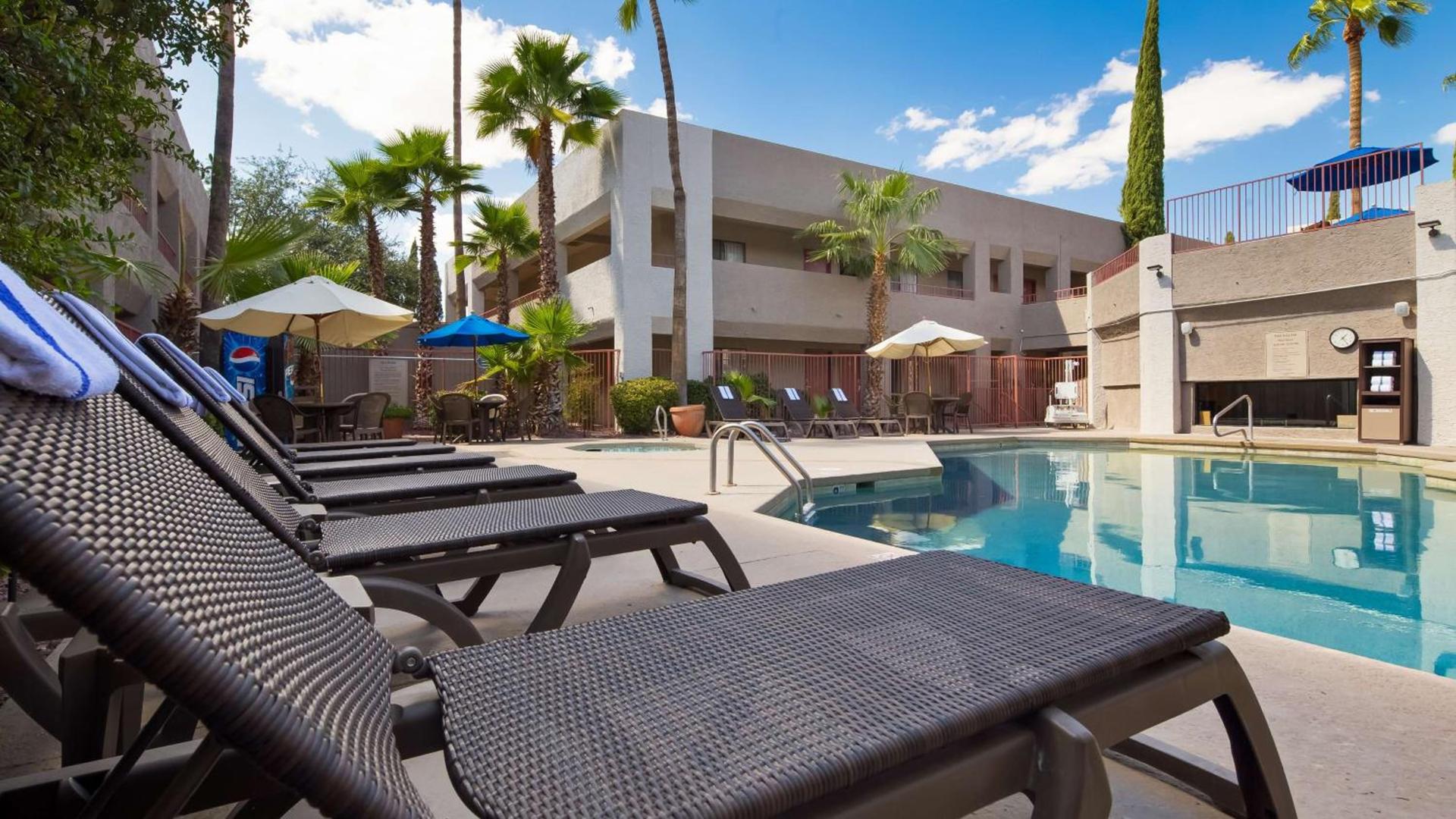 Best Western InnSuites Tucson Foothills Hotel & Suites photo 7