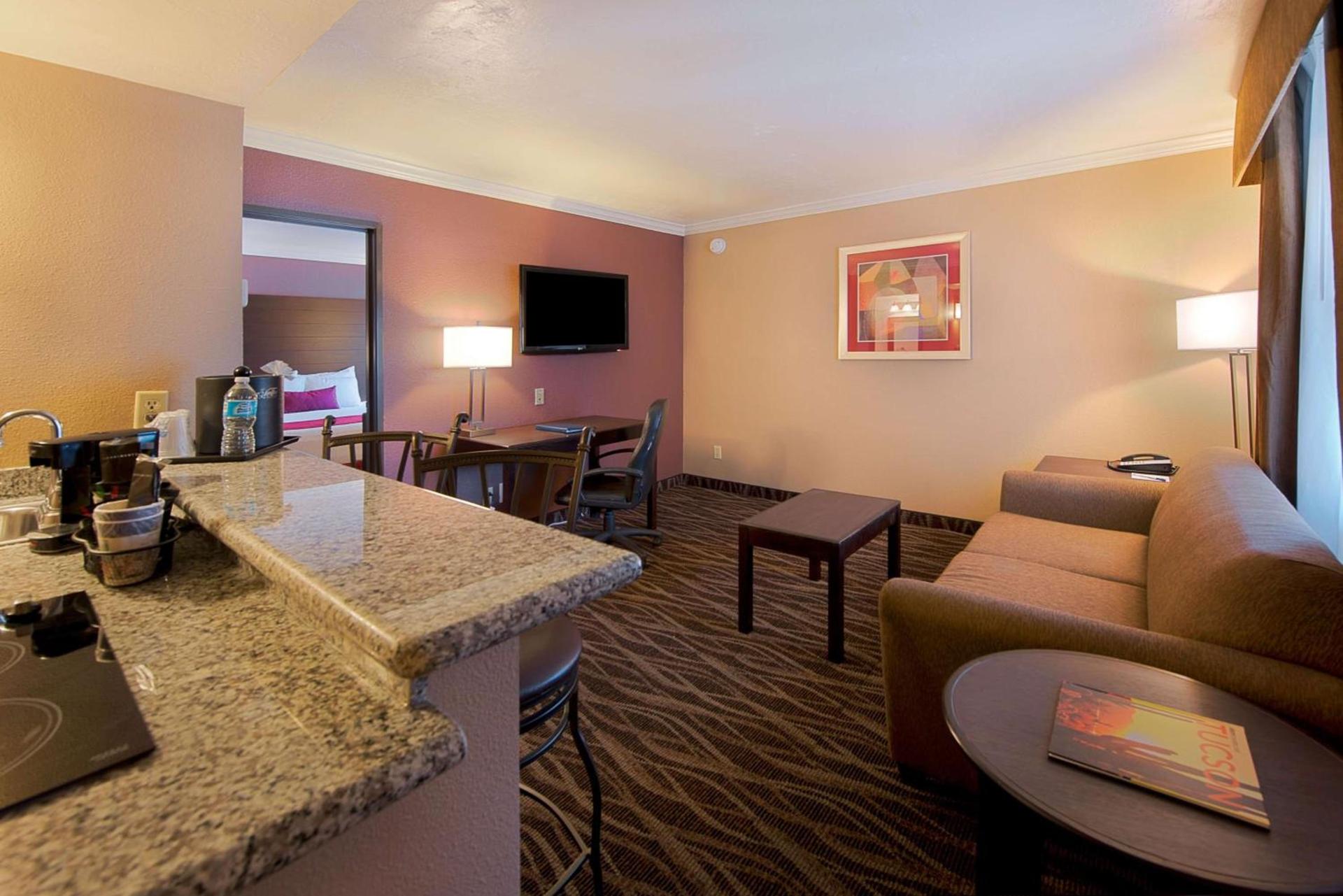 Best Western InnSuites Tucson Foothills Hotel & Suites photo 33