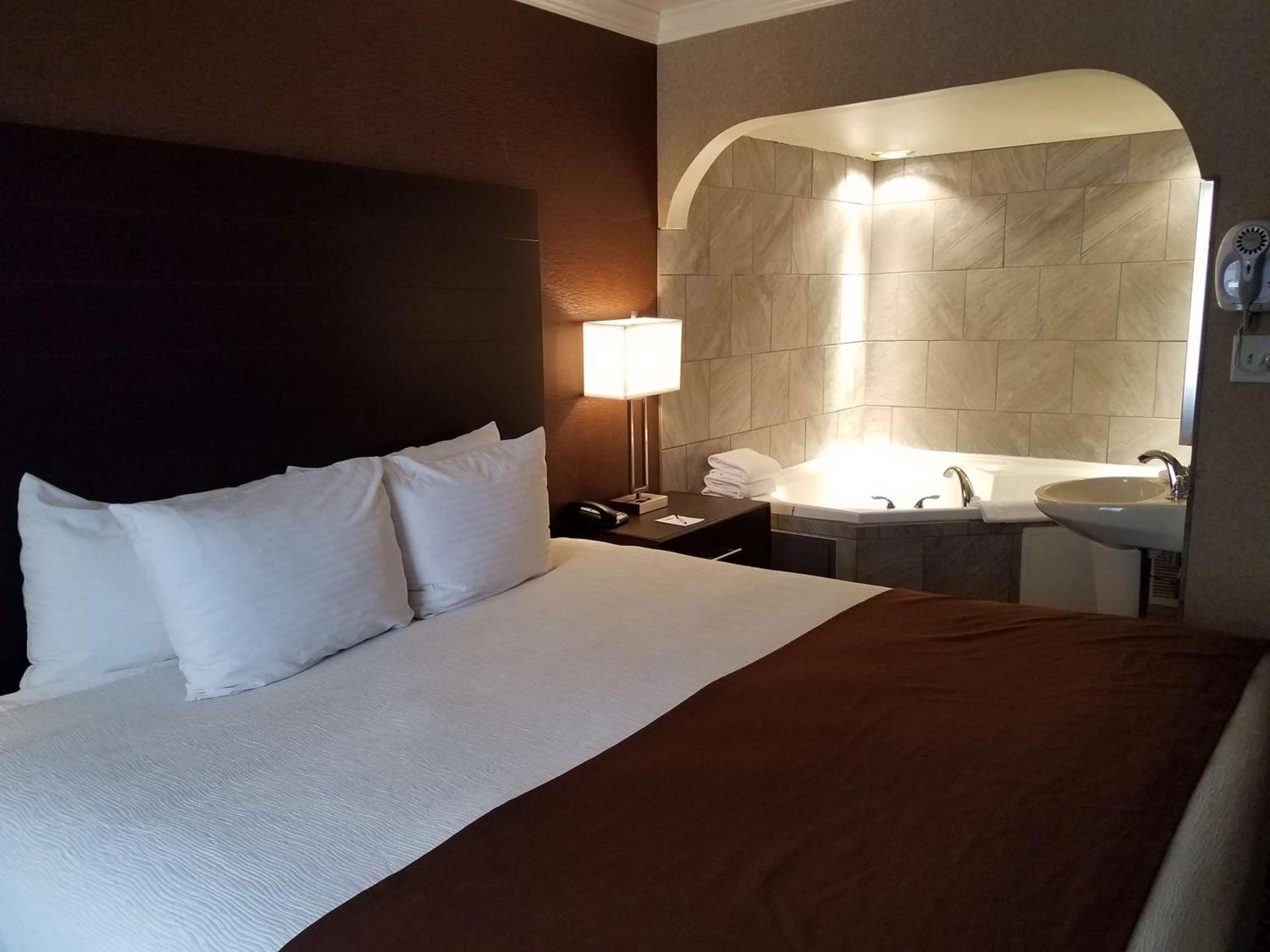 Best Western InnSuites Tucson Foothills Hotel & Suites photo 38