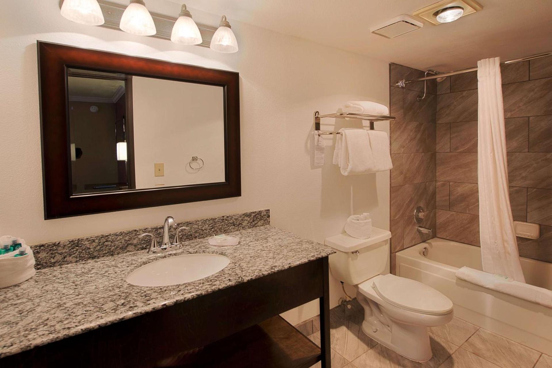 Best Western InnSuites Tucson Foothills Hotel & Suites photo 41