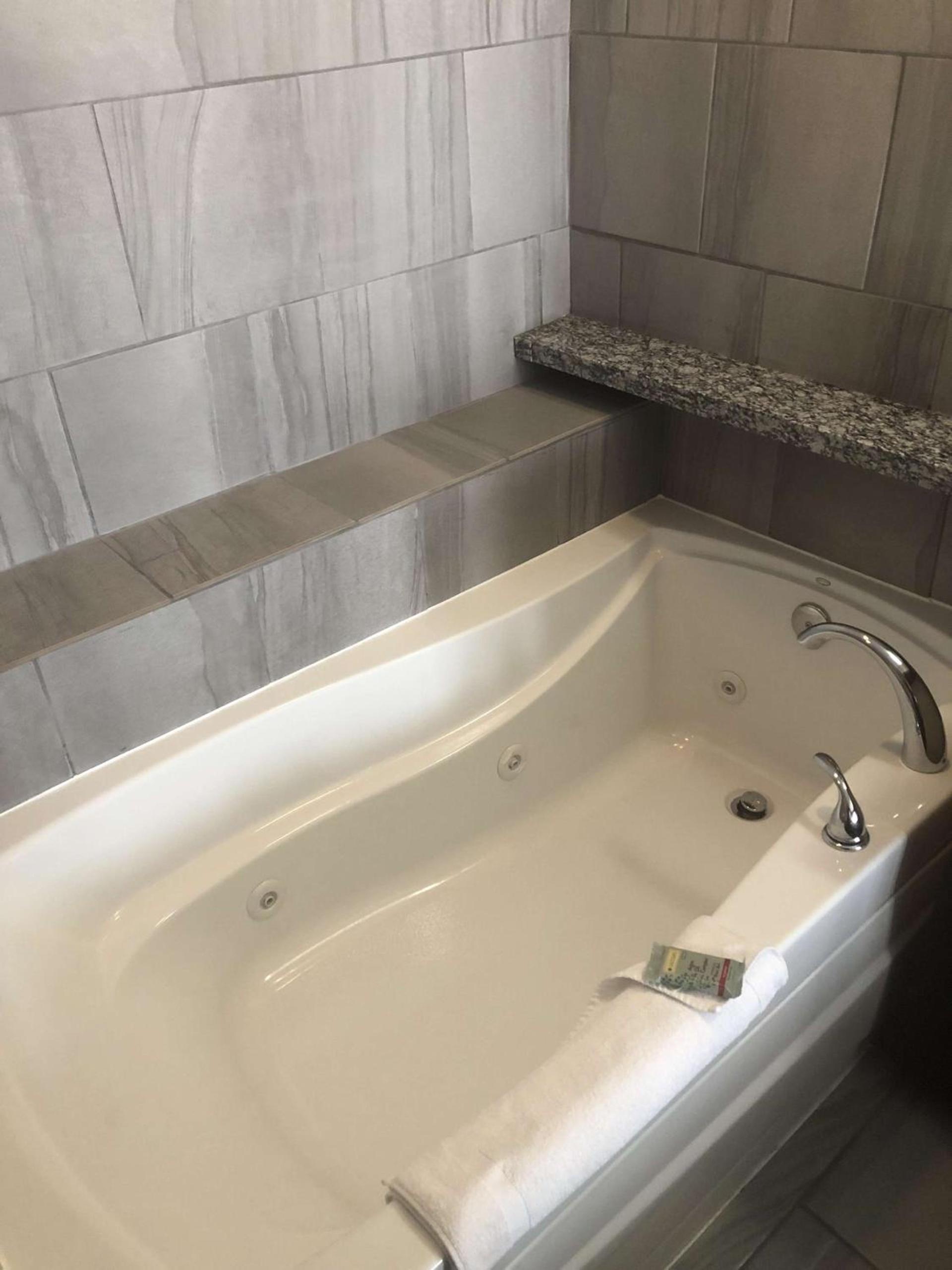 Best Western InnSuites Tucson Foothills Hotel & Suites photo 42