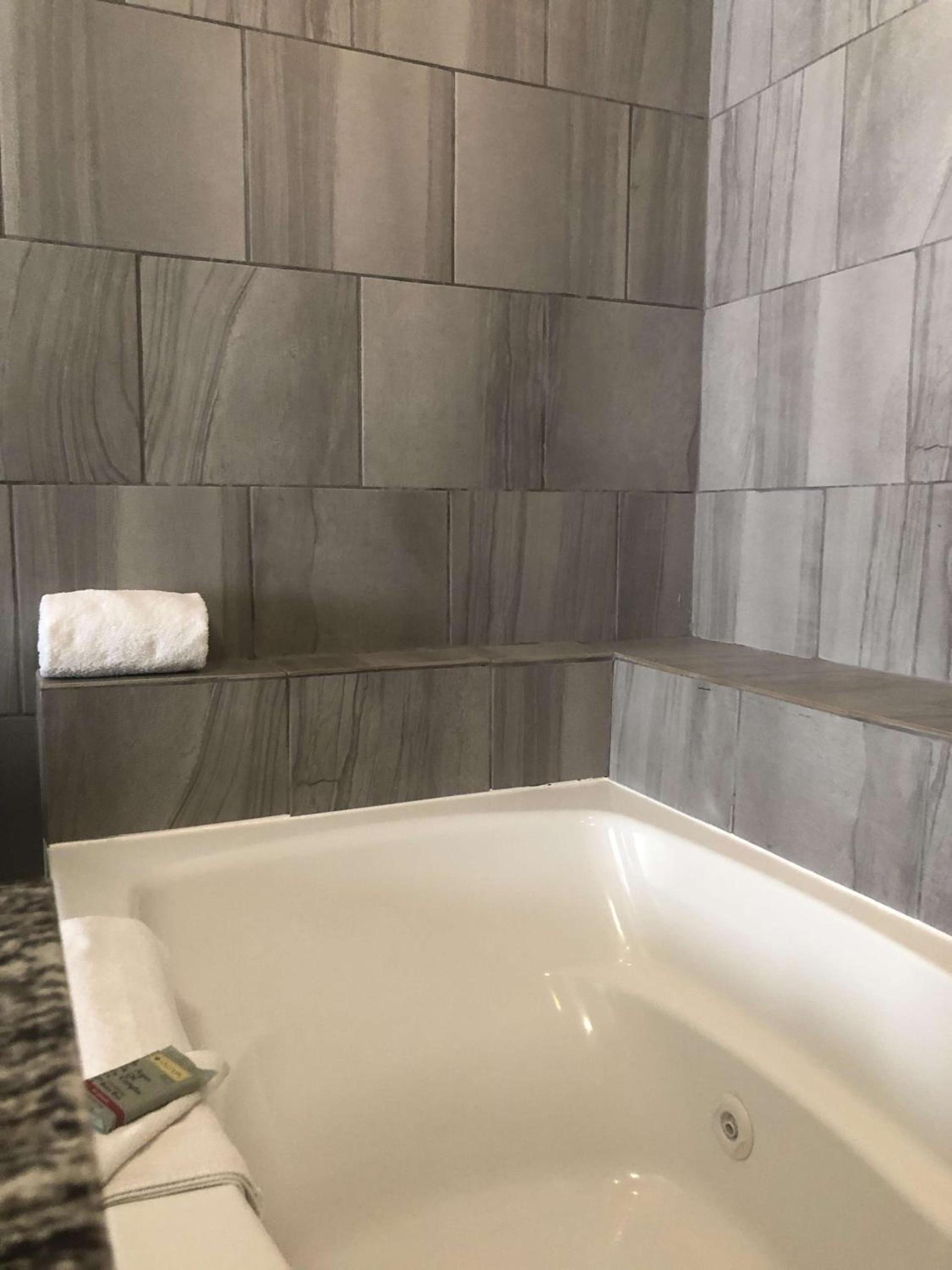 Best Western InnSuites Tucson Foothills Hotel & Suites photo 44