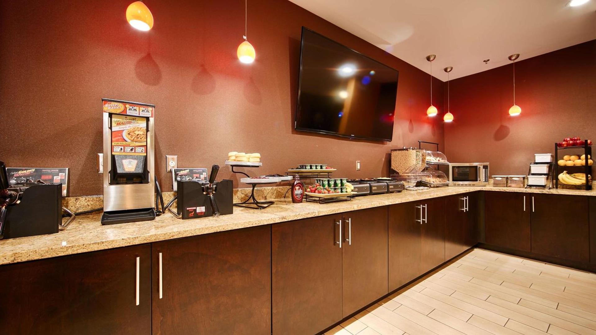 Best Western Plus Whitewater Inn photo 25