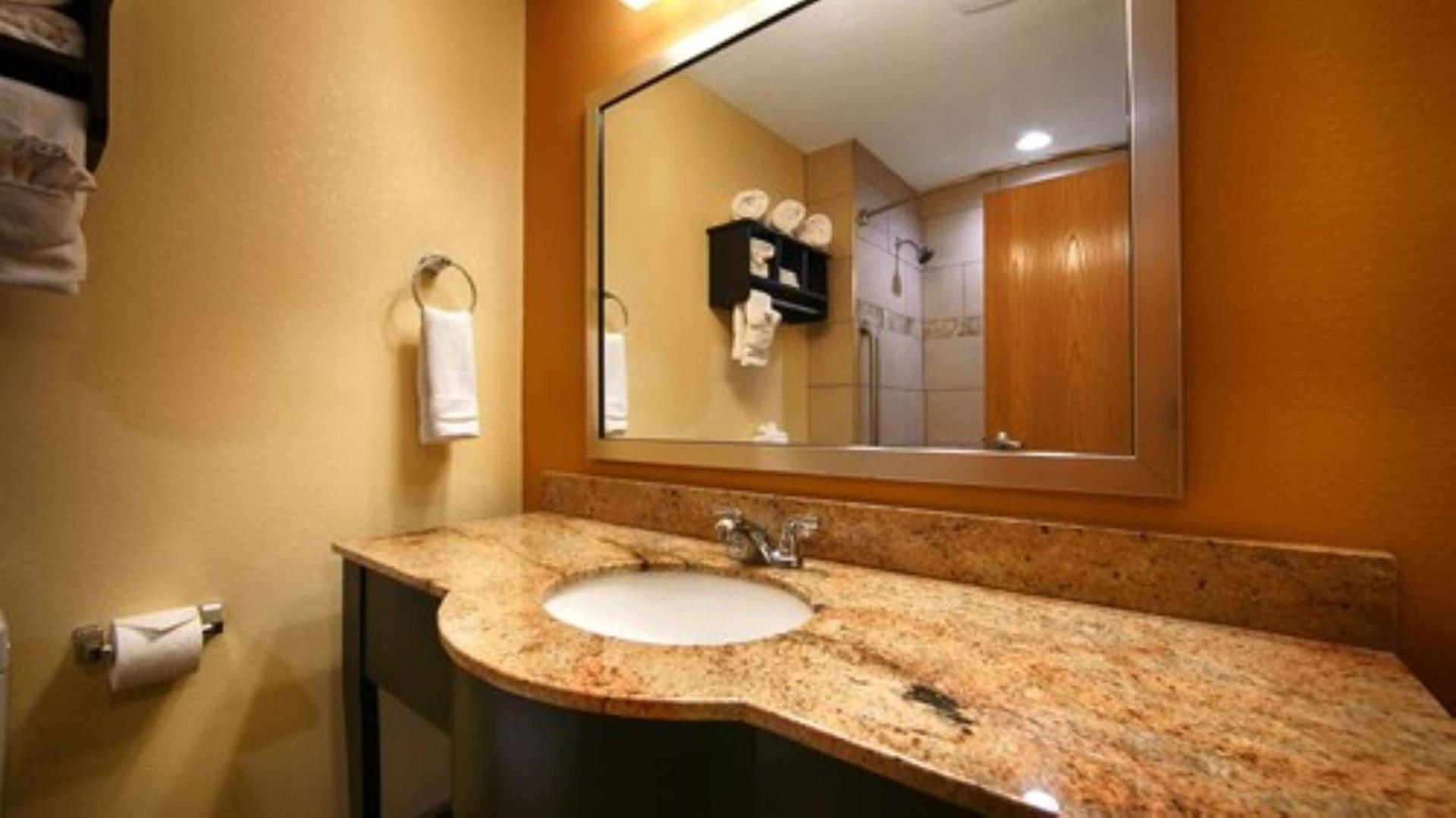 Best Western Plus Whitewater Inn photo 22