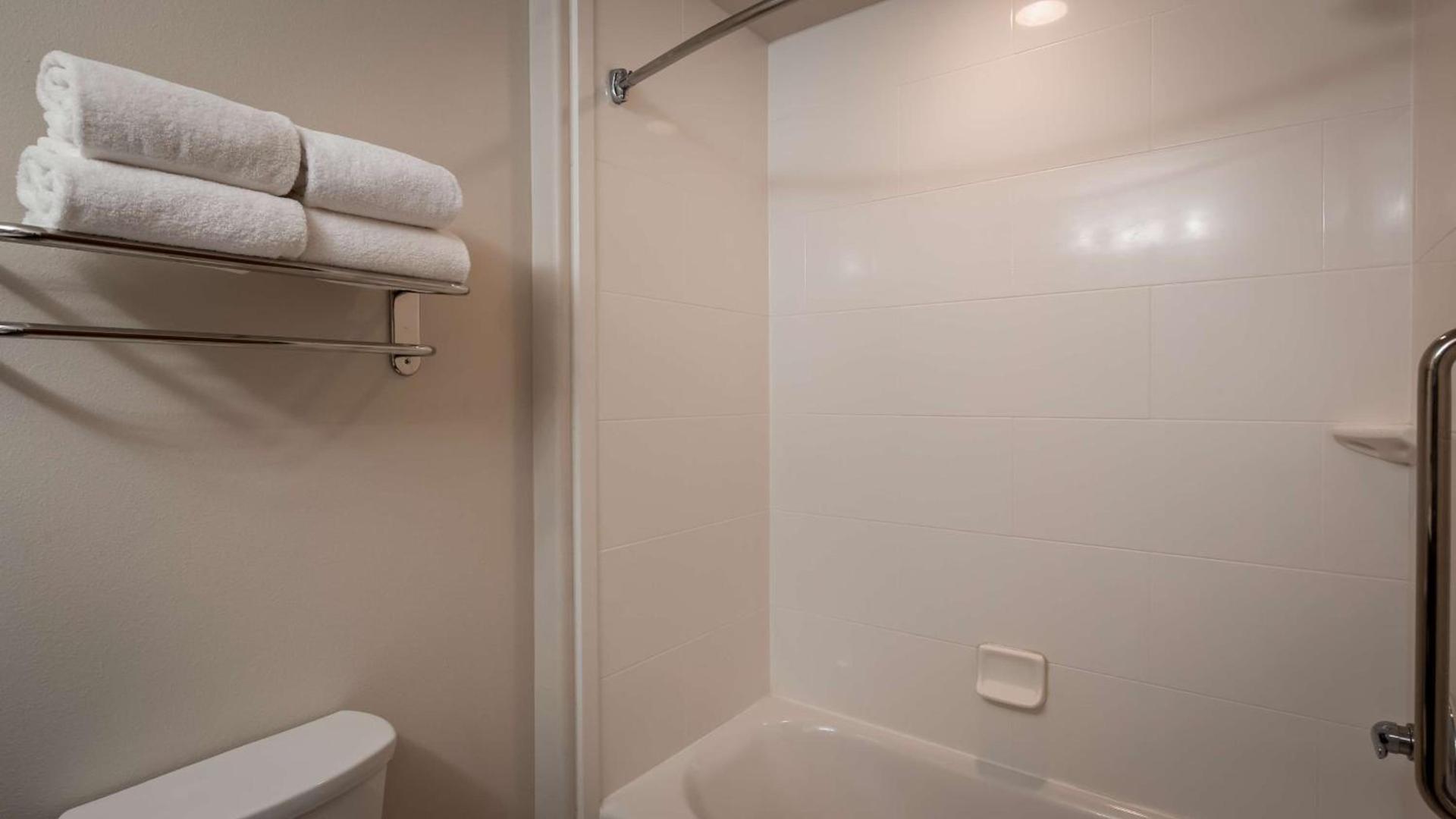 City Express by Marriott Spring photo 17