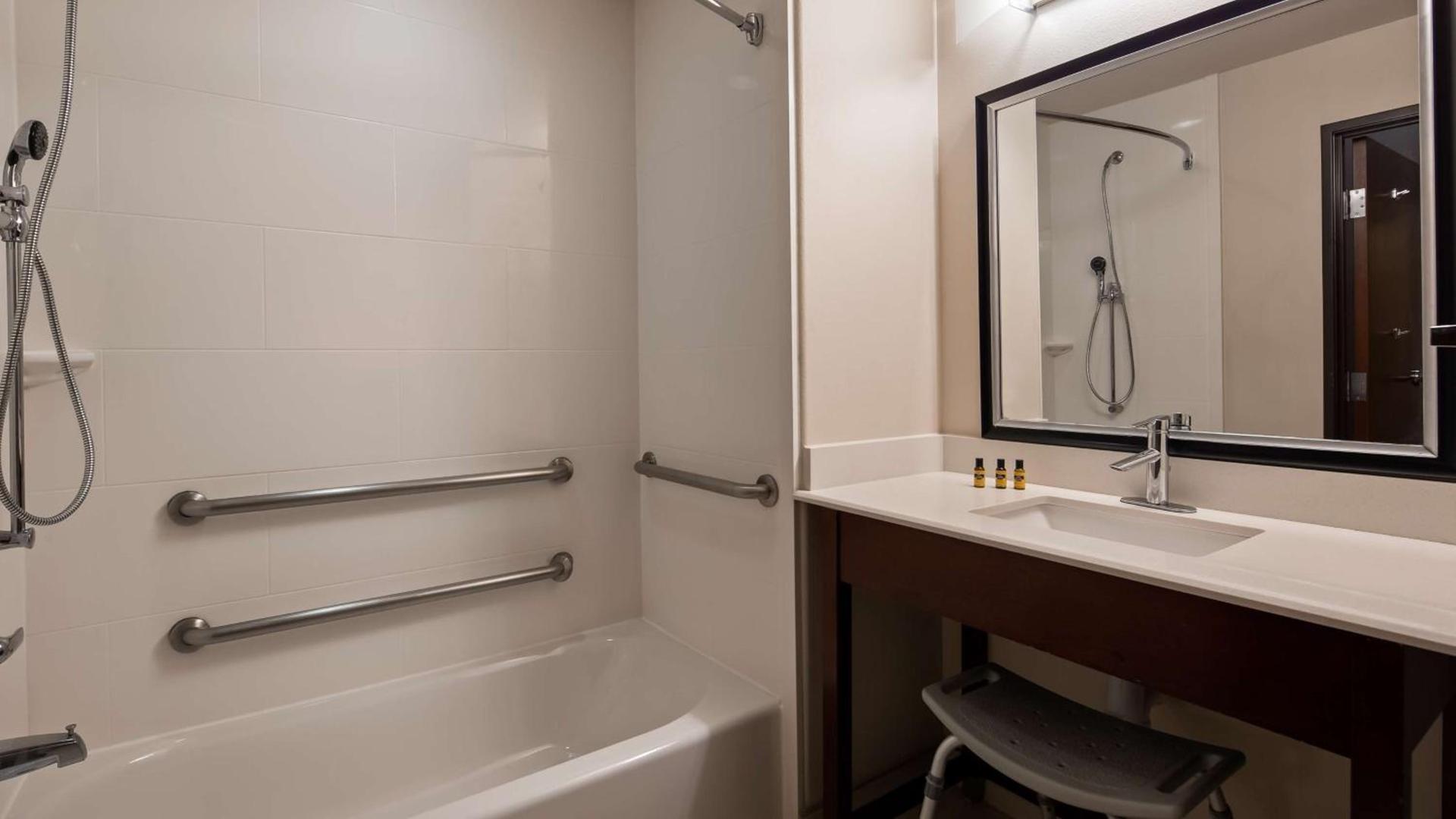 City Express by Marriott Spring photo 18