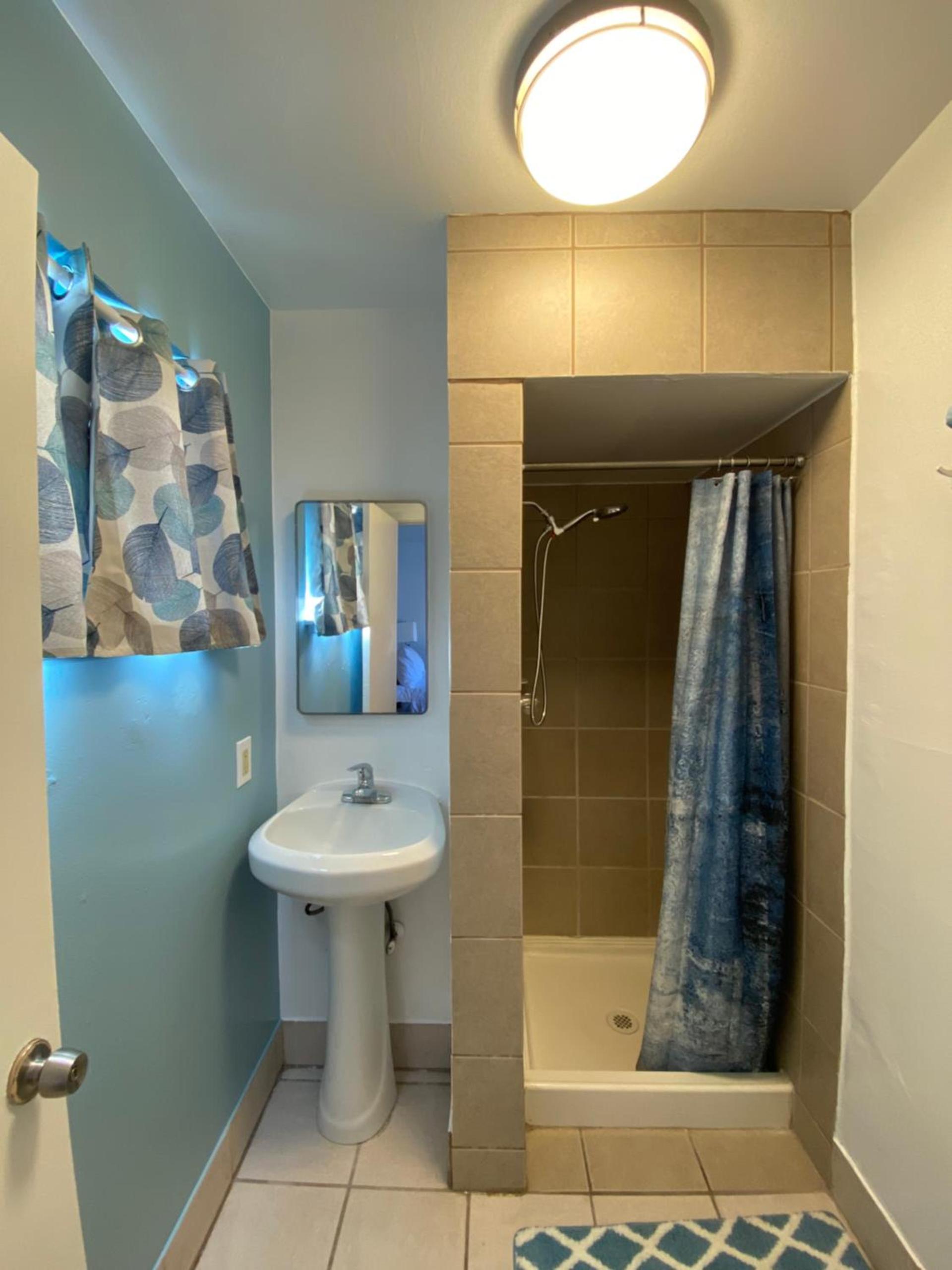 Bluebird Day Inn & Suites photo 19