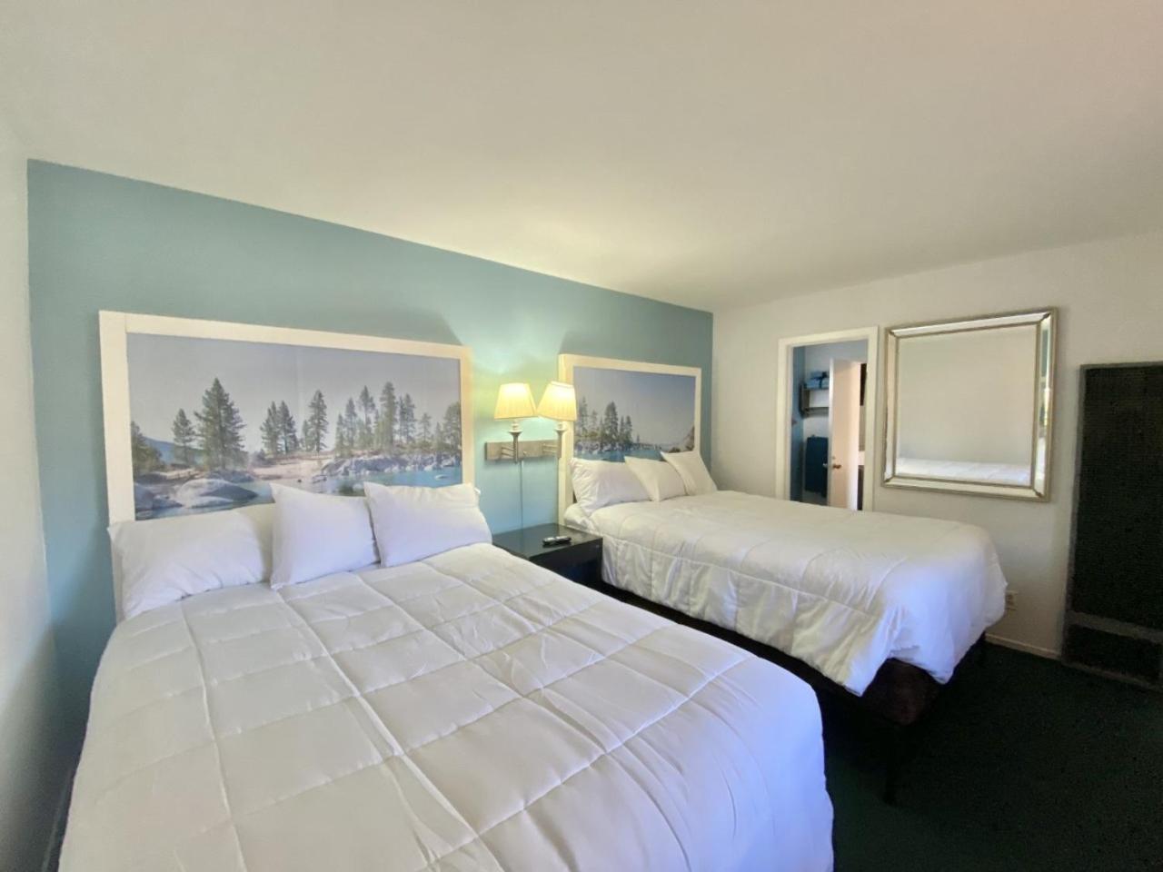 Bluebird Day Inn & Suites photo 10