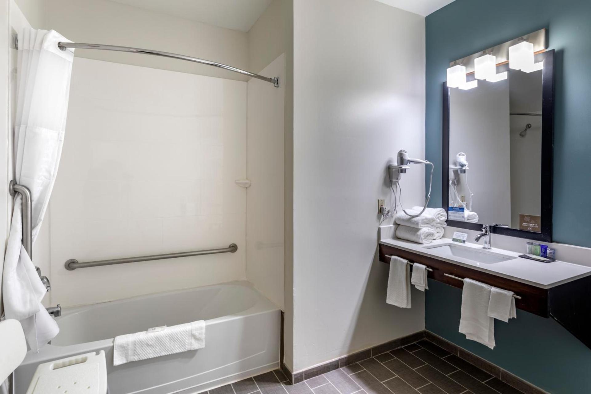 Sleep Inn & Suites Lebanon - Nashville Area photo 59