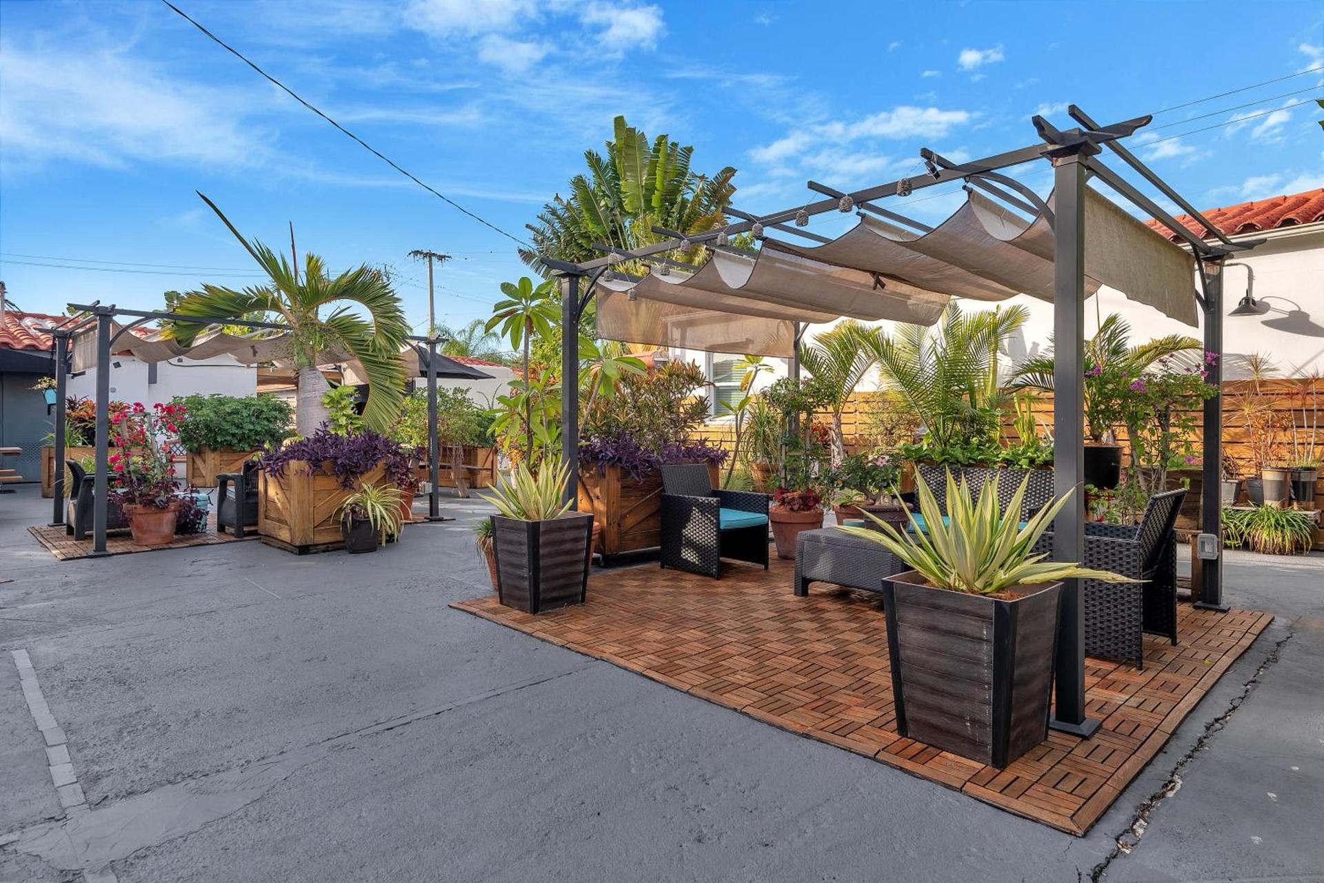Oasis Hotel photo 24
