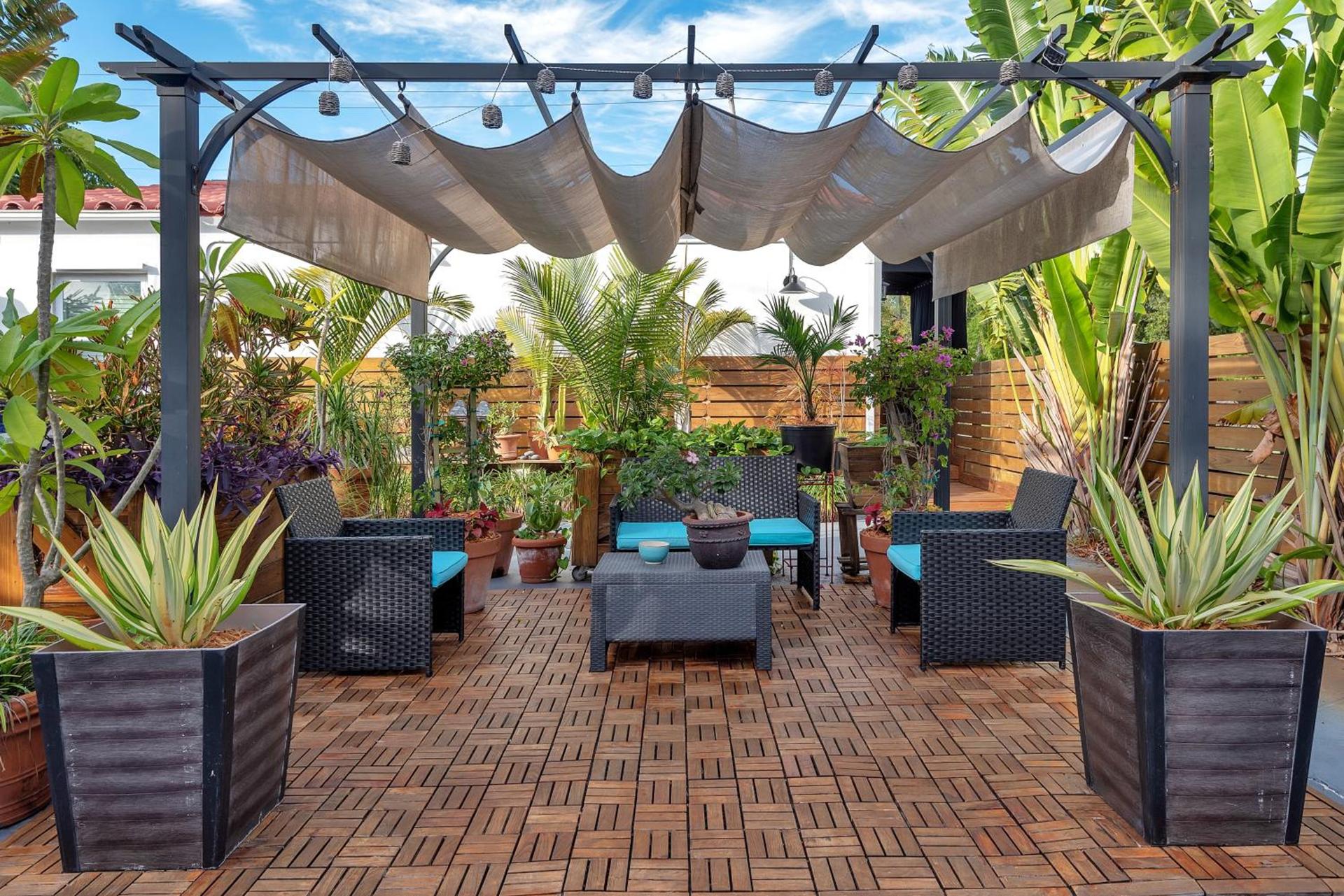 Oasis Hotel photo 19
