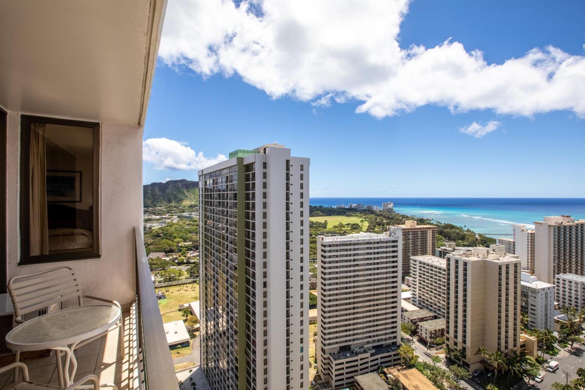 Aston at the Waikiki Banyan photo 11