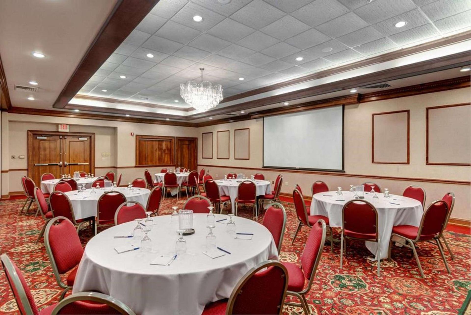 Best Western Plus Portsmouth Hotel & Suites photo 16