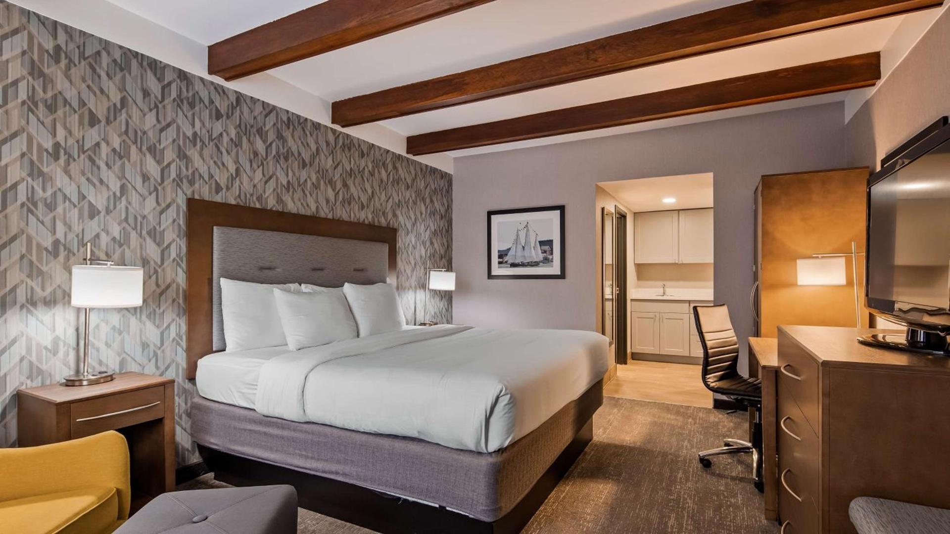 Best Western Plus Portsmouth Hotel & Suites photo 30