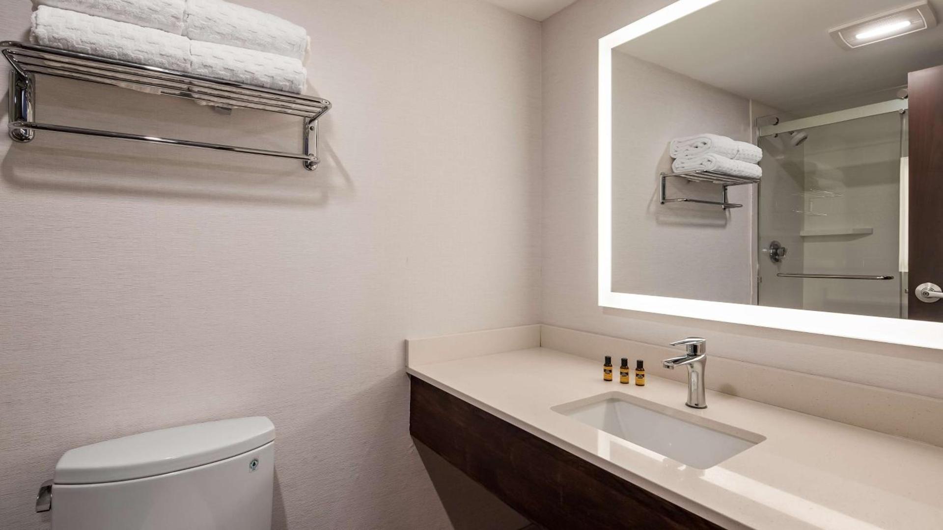 Best Western Plus Portsmouth Hotel & Suites photo 42