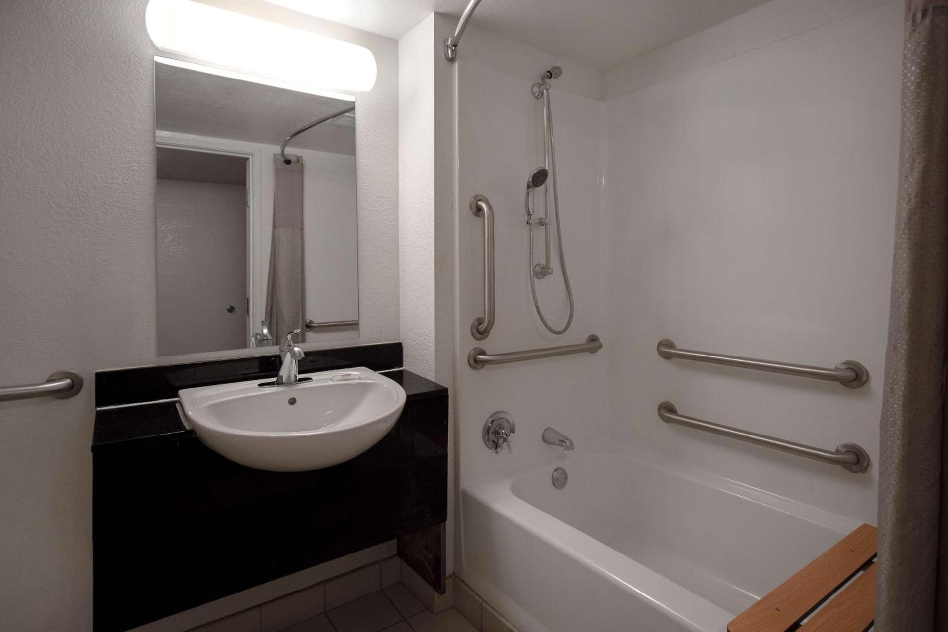 Motel 6-Merrillville, IN photo 14