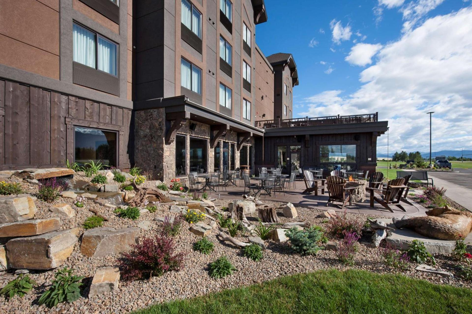 Glacier International Lodge photo 9