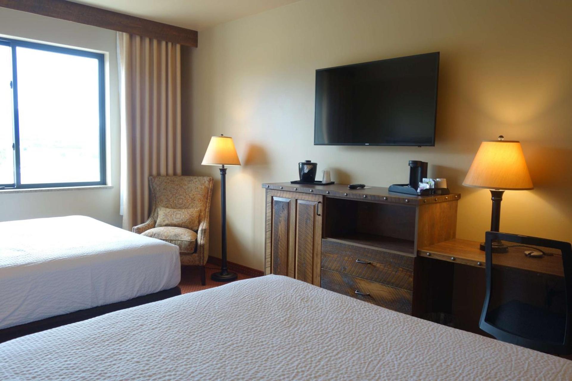 Glacier International Lodge photo 38