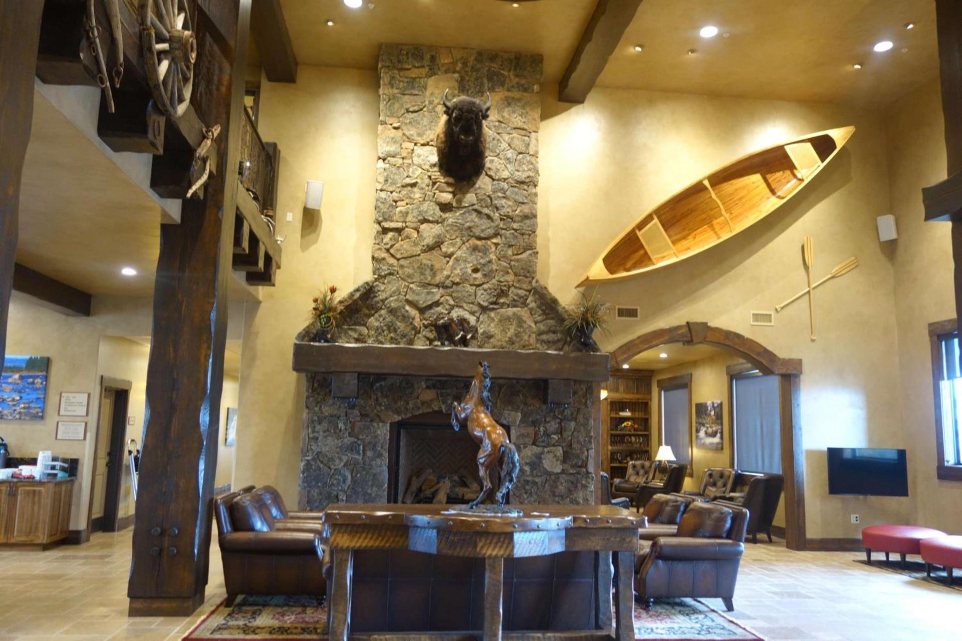 Glacier International Lodge photo 3